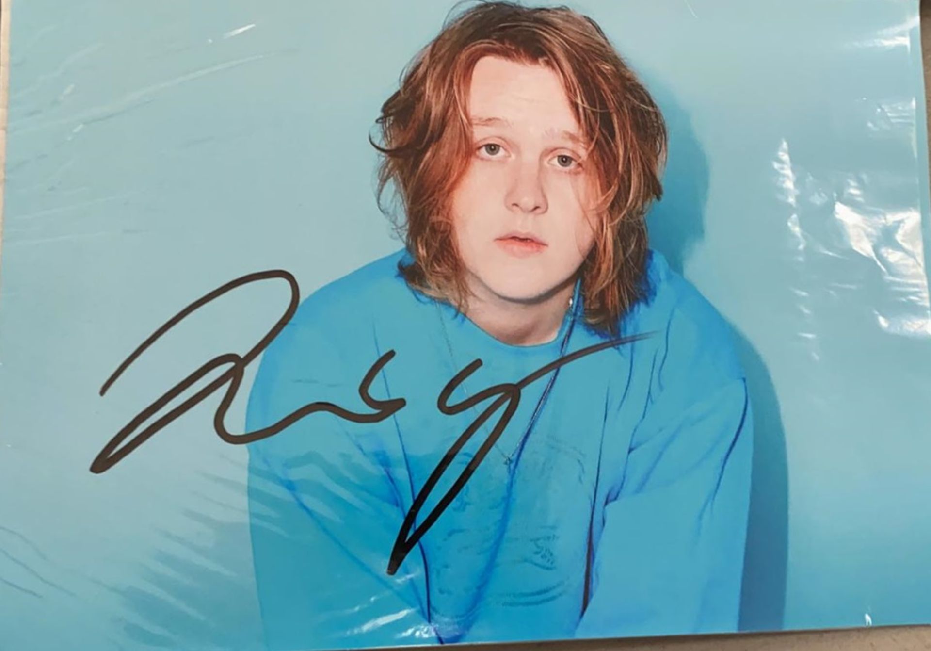 1 x Signed Autograph Picture - LEWIS CAPALDI - With COA  - CL590 - NO VAT ON THE HAMMER PRICE -