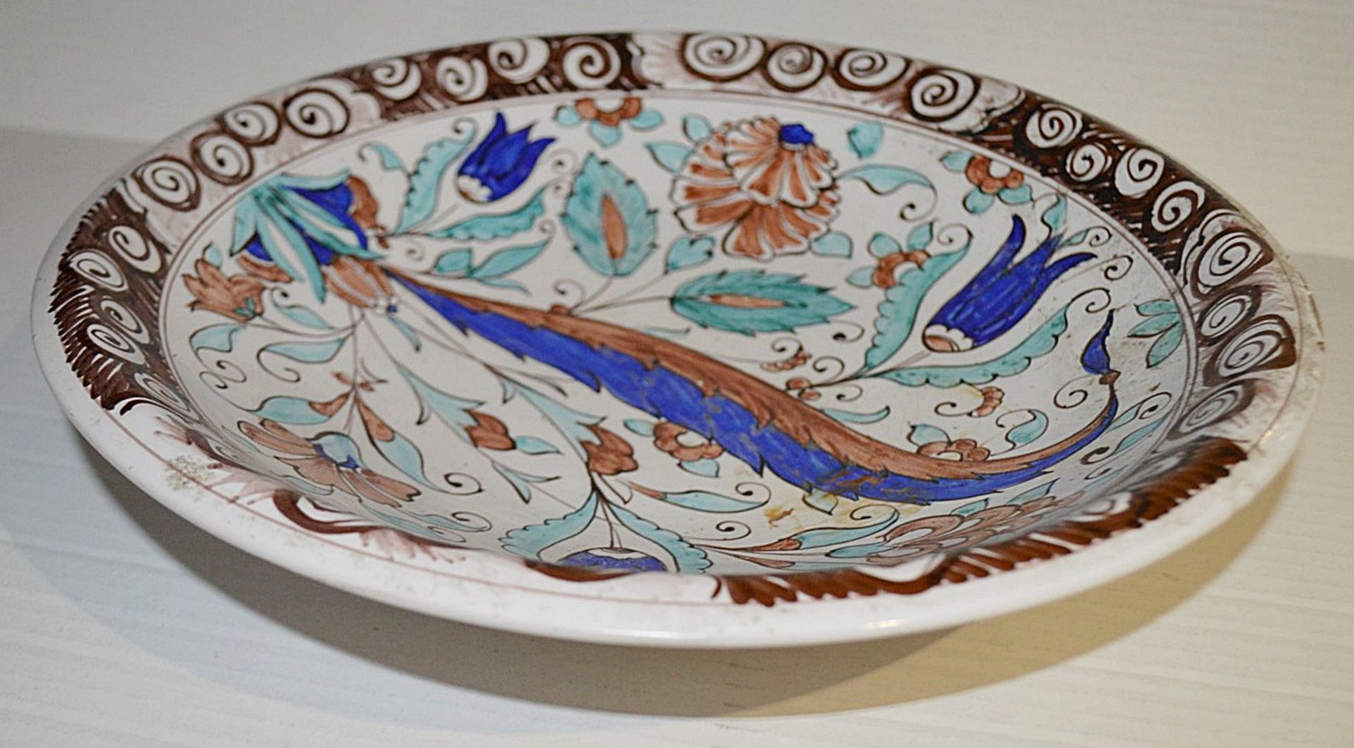 1 x Persian / Iznik Shallow Bowl With Ornate Floral Decoration - 31cm (12.25ins) In Diameter - - Image 3 of 7