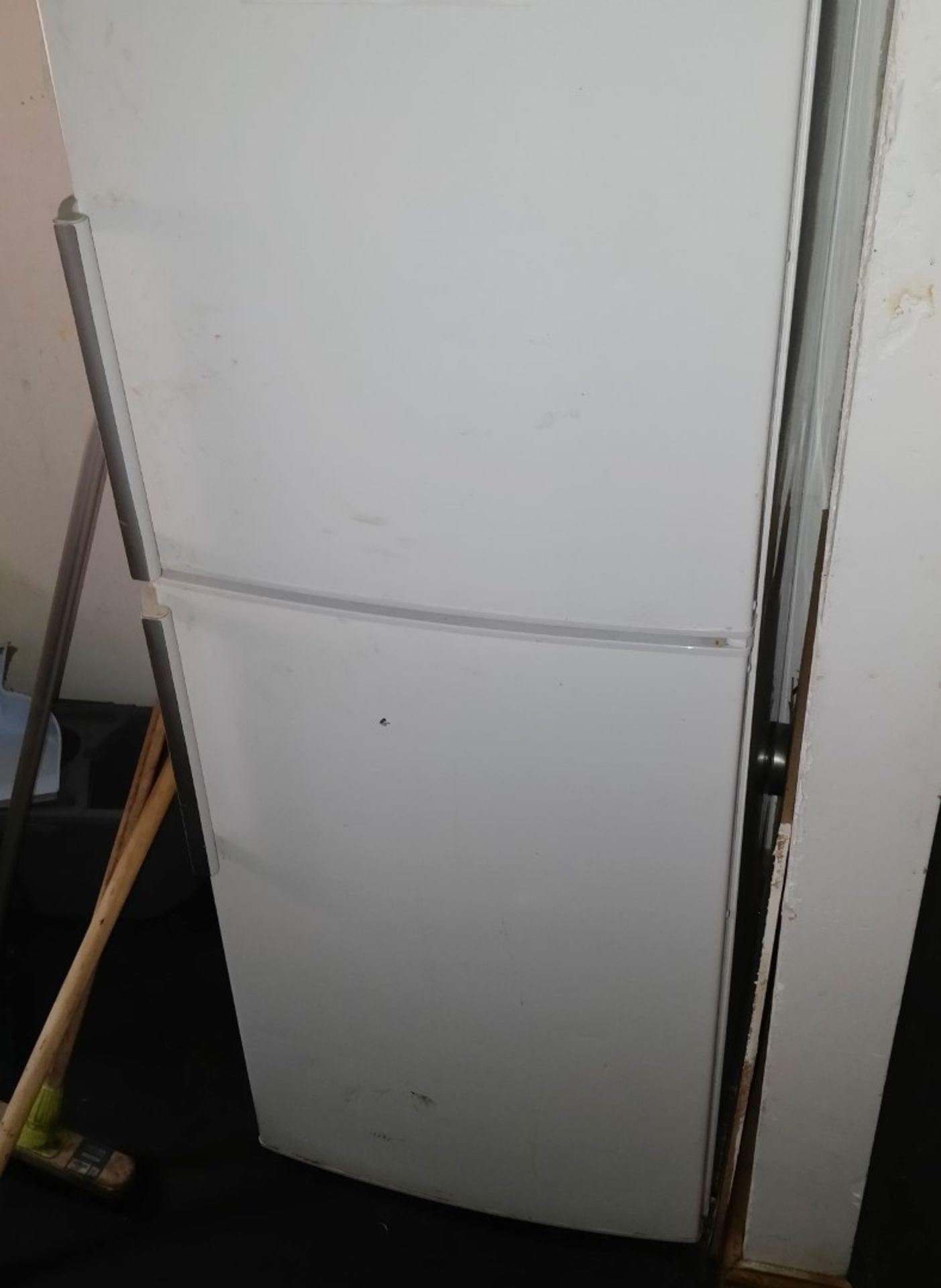 1 x Bosch Upright Fridge Freezer - CL586 - Location: Stockport SK1 This item is to be removed from a - Bild 5 aus 5