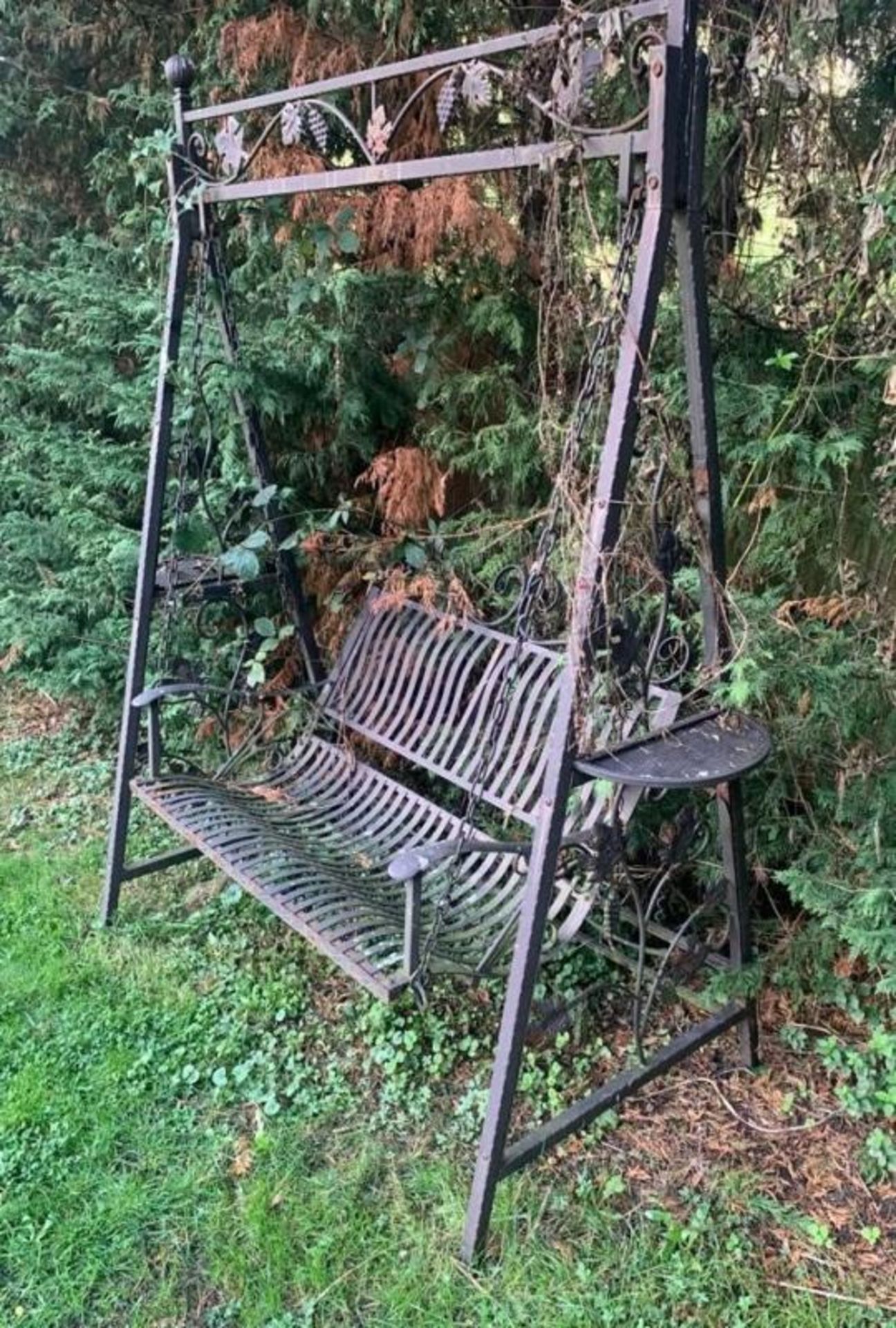 1 x Ornate Iron Garden 'Love' Swing - A Beautiful Garden Feature - Dimensions: width 190cm x - Image 2 of 6