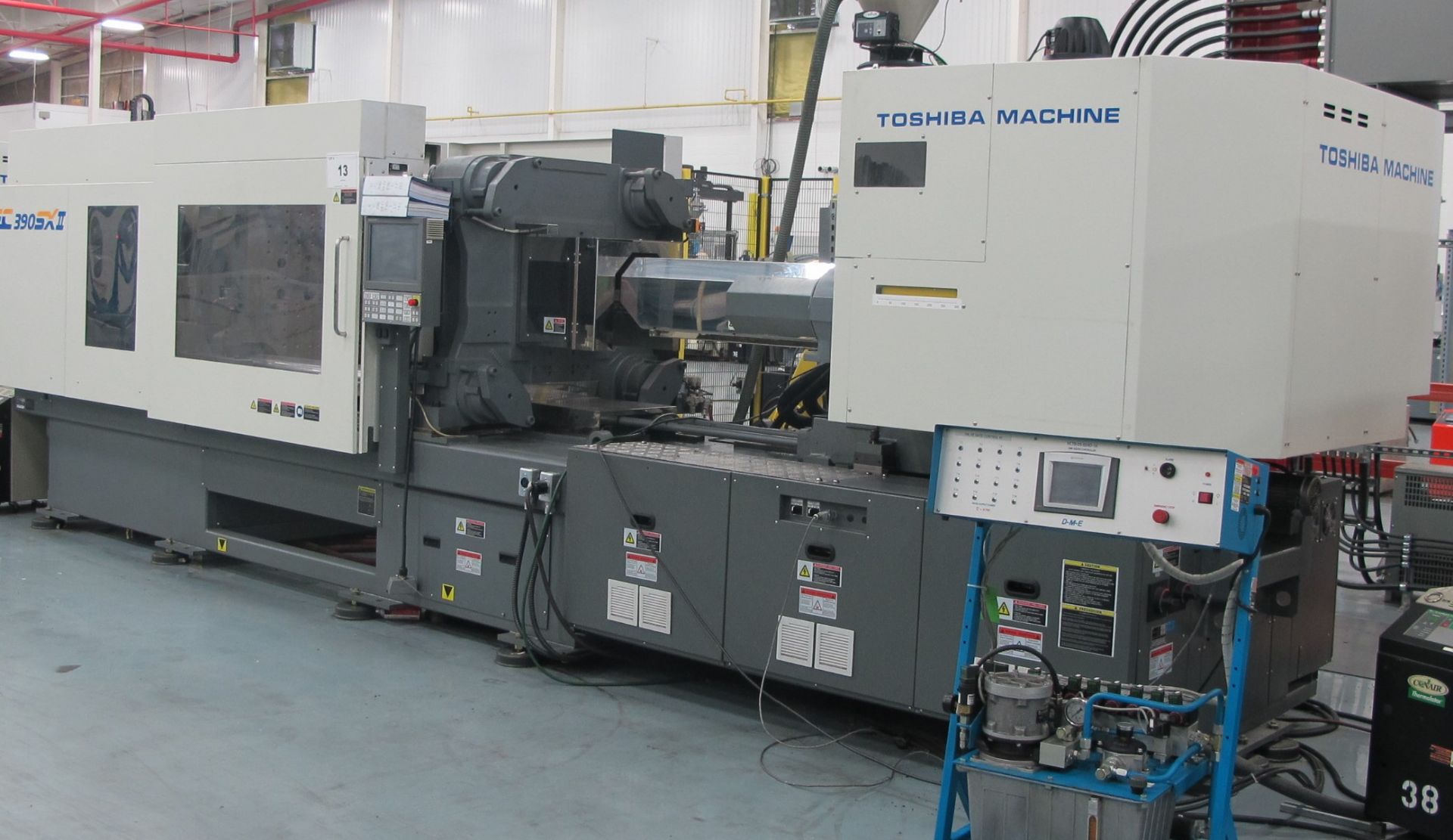 390 TON 27.5 OZ TOSHIBA ALL ELECTRIC MODEL EC390SX11V50-17 HORIZONTAL INJECTION MOLDING MACHINE - Image 3 of 20