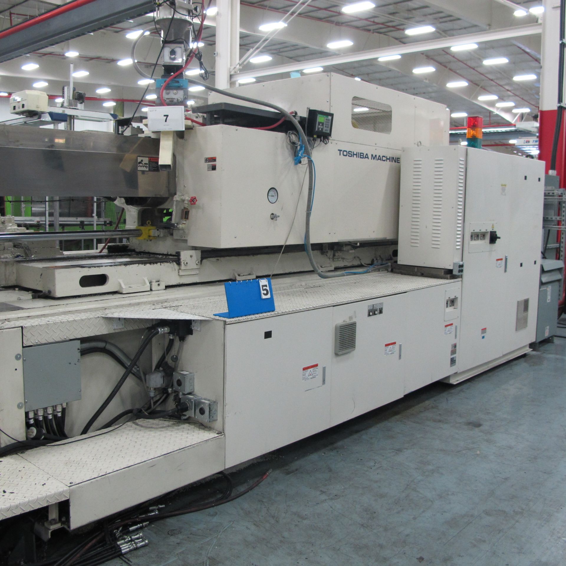 1450 TON 277 OZ TOSHIBA ISG1450DW50-150A HORIZONTAL INJECTION MOLDING MACHINE MFG - Image 18 of 20