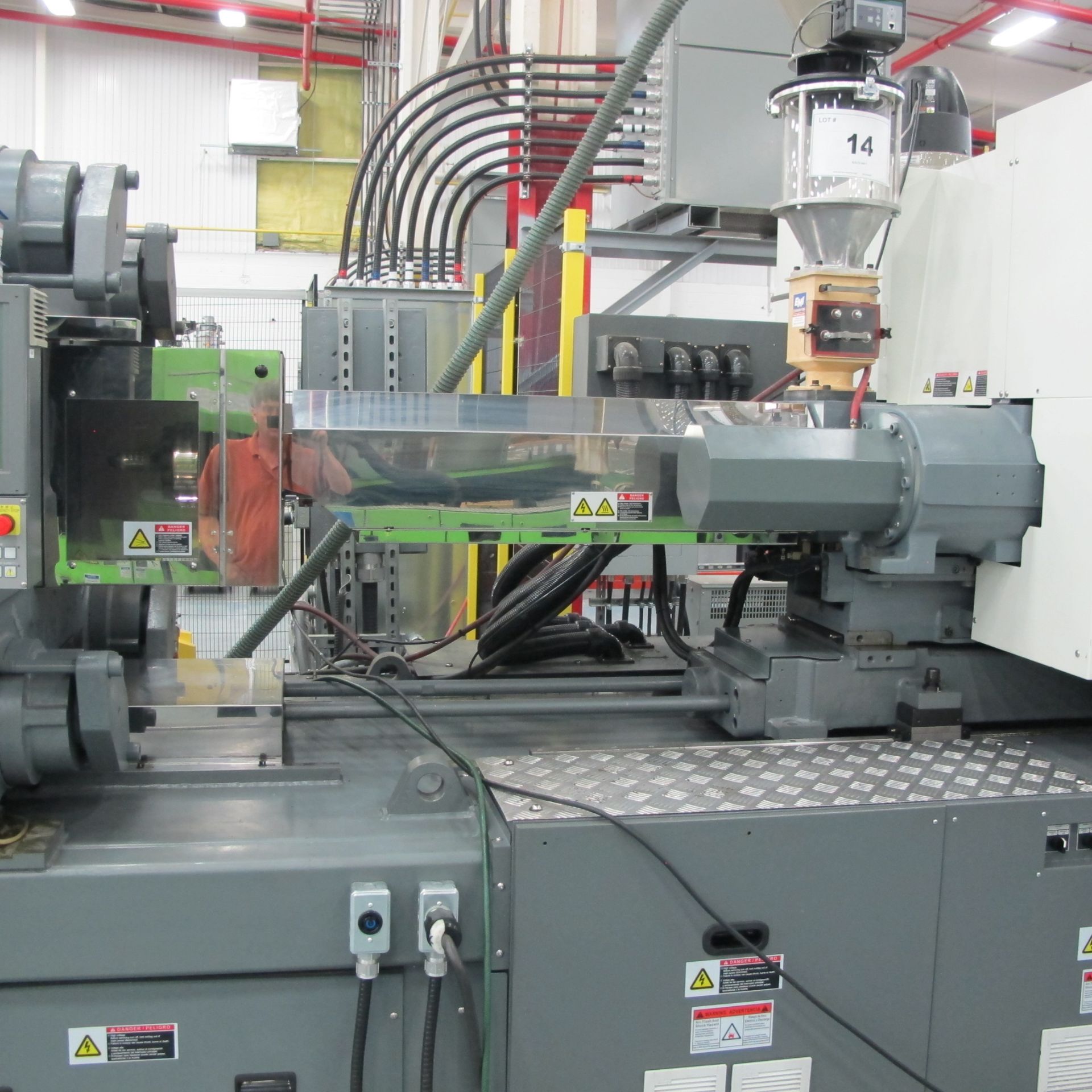 390 TON 27.5 OZ TOSHIBA ALL ELECTRIC MODEL EC390SX11V50-17 HORIZONTAL INJECTION MOLDING MACHINE - Image 17 of 20