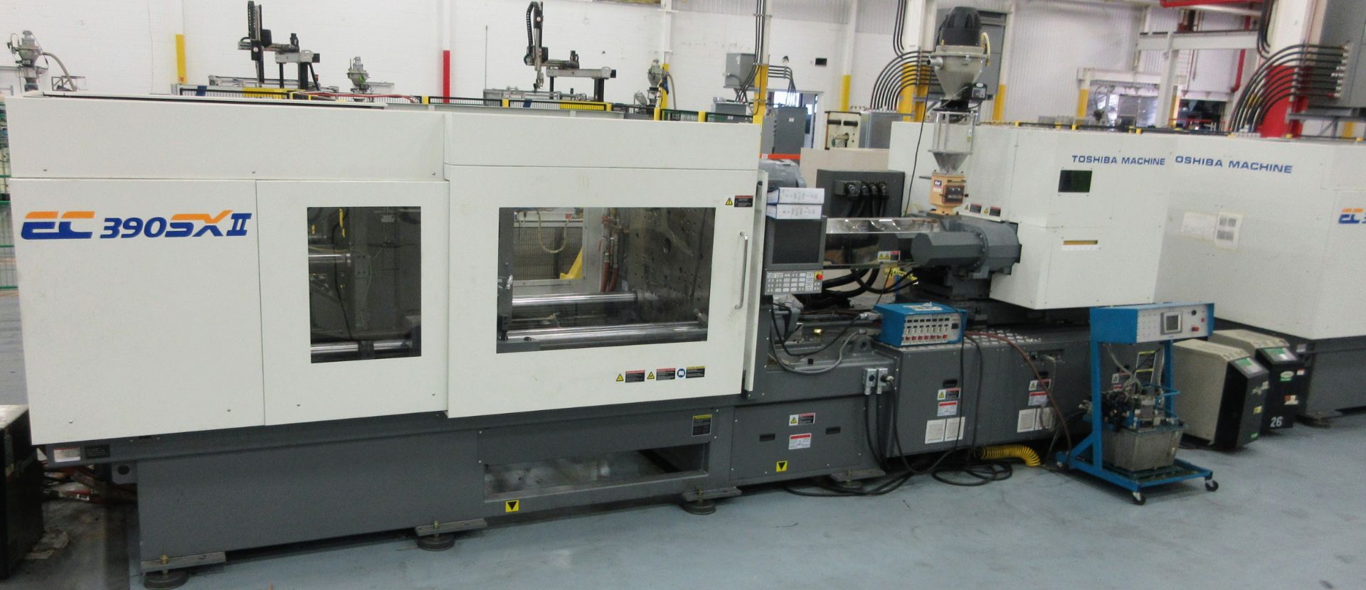 390 TON 27.5 OZ TOSHIBA ALL ELECTRIC MODEL EC390SX11V50-17 HORIZONTAL INJECTION MOLDING MACHINE - Image 5 of 20