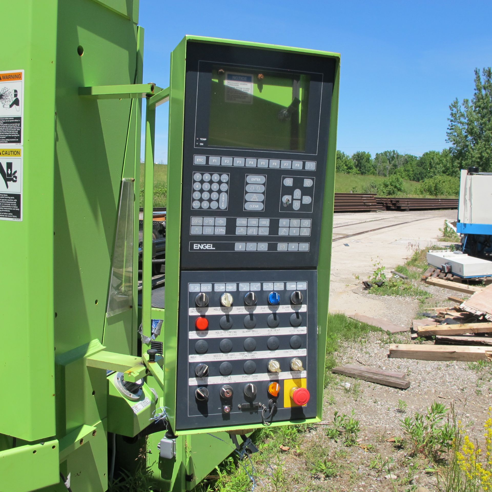 200 TON CAP ENGEL MODEL ES700/200 VHRB VERTICAL INJECTION MOLDING MACHINE, MFG 2002, S/N 71222/200/ - Image 5 of 7