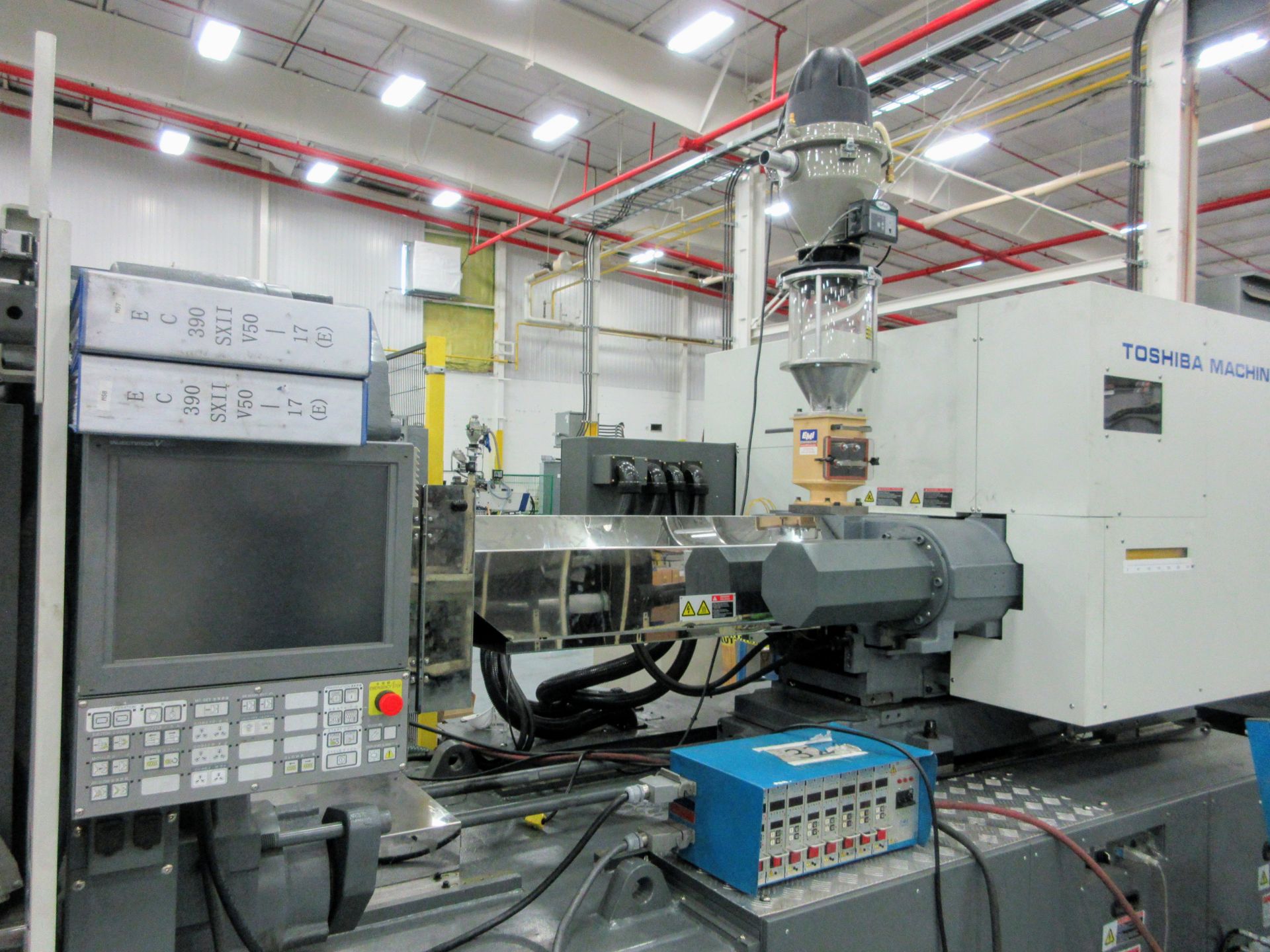 390 TON 27.5 OZ TOSHIBA ALL ELECTRIC MODEL EC390SX11V50-17 HORIZONTAL INJECTION MOLDING MACHINE - Image 13 of 20