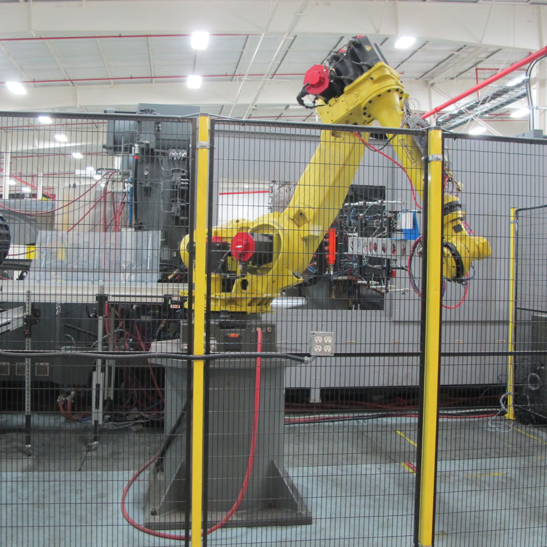 FANUC F-77801, 6 AXIS ROBOT R-2000i B/165F, S/N R06406769, W/FANUC SYSTEM R-J3iC CONTROL PANEL W/ - Image 2 of 6