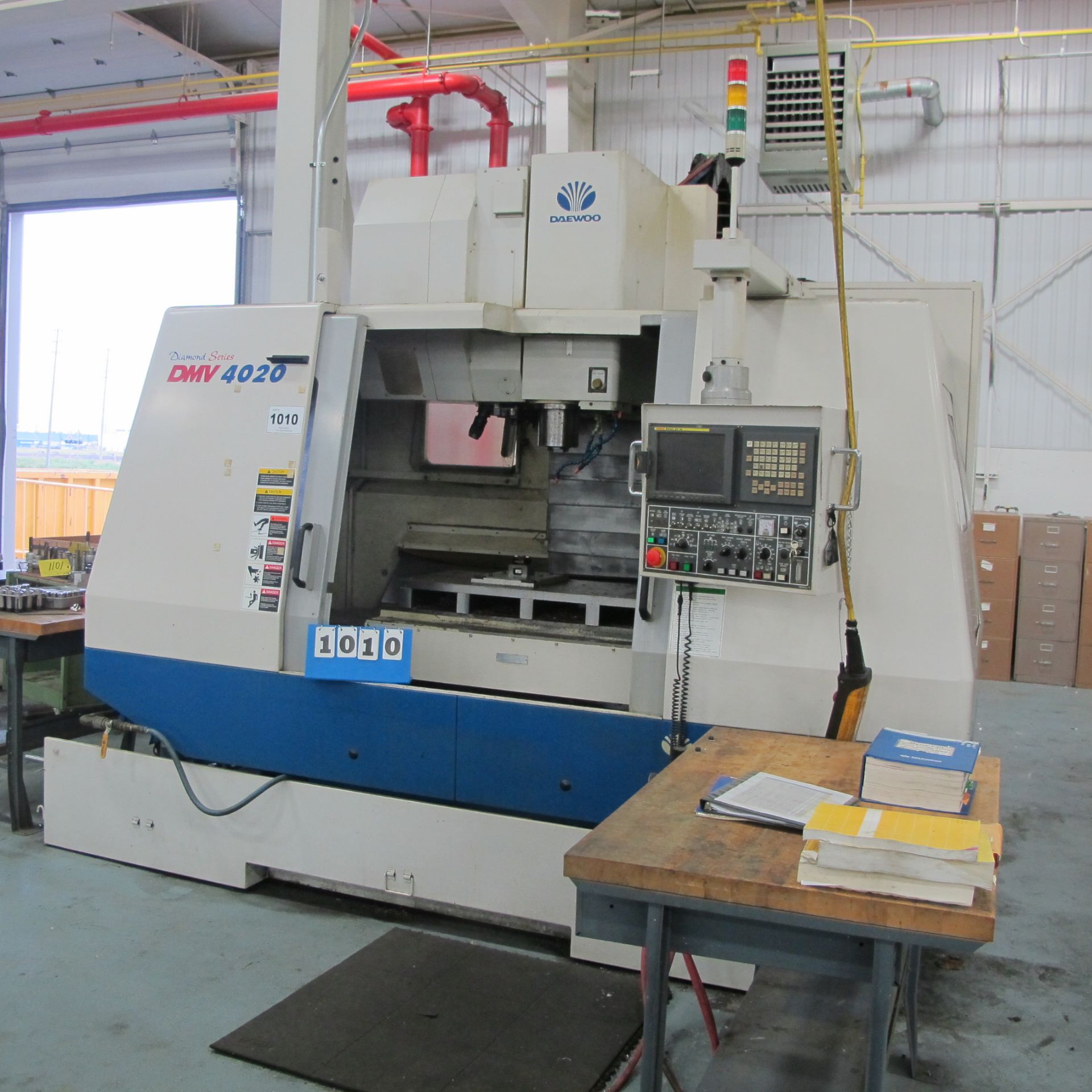 2002 DAEWOO DMV-4020 CNC VERTICAL MACHINING CENTER, FANUC SERIES 21i-M CNC CONTROL S/N: AV5E1238,