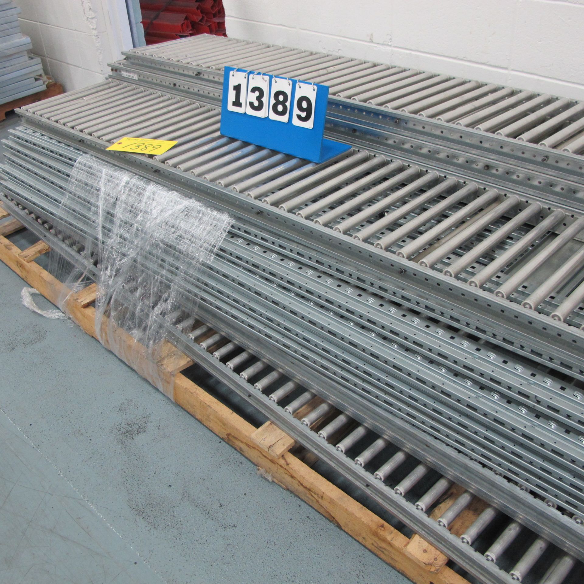 LOT GREY SHELVING AND ROLLER CONVEYOR - Image 2 of 2