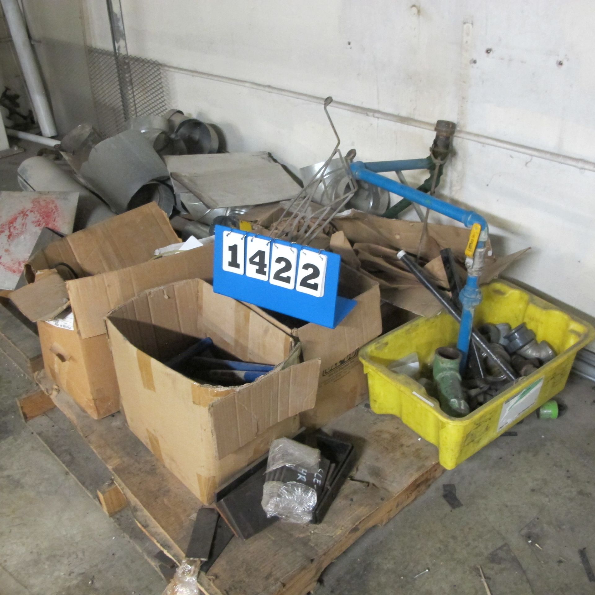 MIXED LOT OF METAL, HOSES, VENTING, HARDWARE, ROLLING CART, 2 BENCHES, 1 SHELVING UNIT - Image 2 of 5