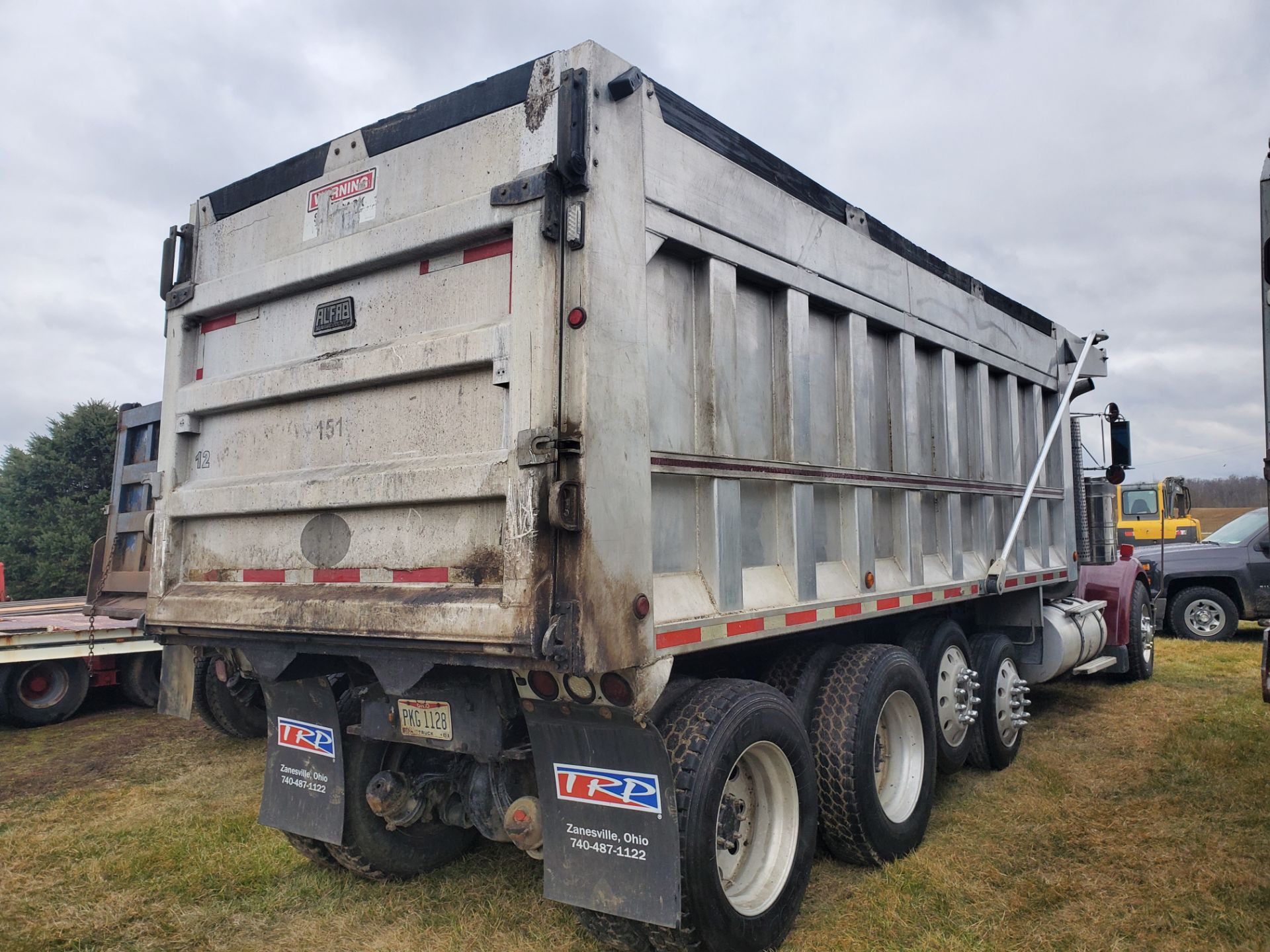 2003 Kenworth W900 8 x 4 Dump Truck, ISX-500 Engine, 500 HP, 18-Sp Transmission, Chalmers 800 Susp. - Image 12 of 25