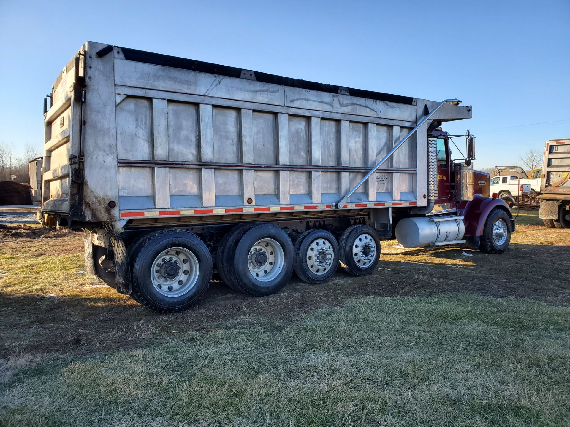 2003 Kenworth W900 8 x 4 Dump Truck, ISX-500 Engine, 500 HP, 18-Sp Transmission, Chalmers 800 Susp. - Image 7 of 25