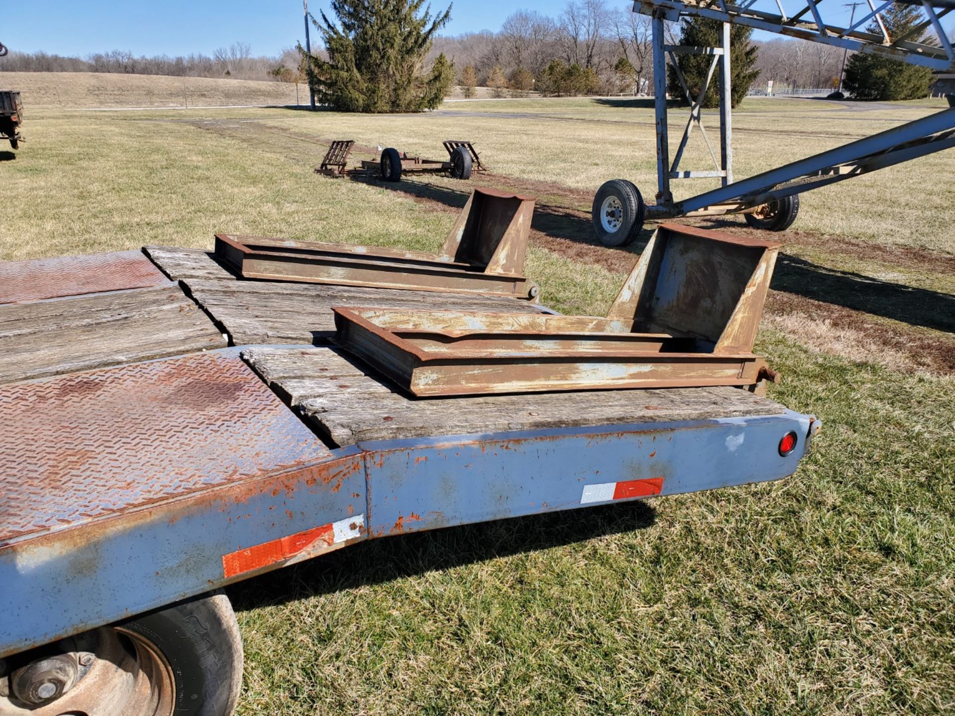 Eager Beaver Model 10HA Equipment Trailer 19 ft. Main Deck w/5 ft Beaver-tail x 81 in Wide, - Image 4 of 8