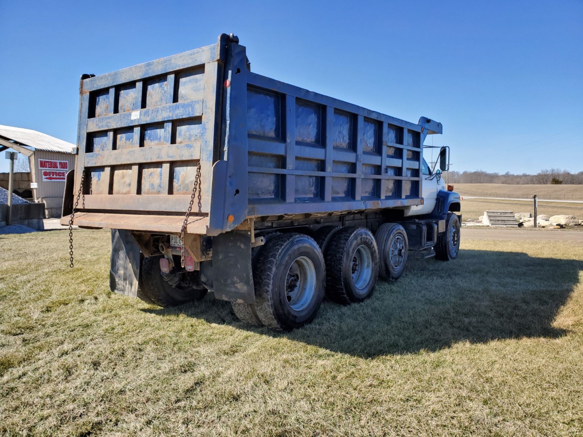 2002 GMC C 8500 16' Tri Axle Dump Truck w/ Steerable Lift Axle, Auto, Cat C7, 16' Steel Dump Bed - Image 12 of 26