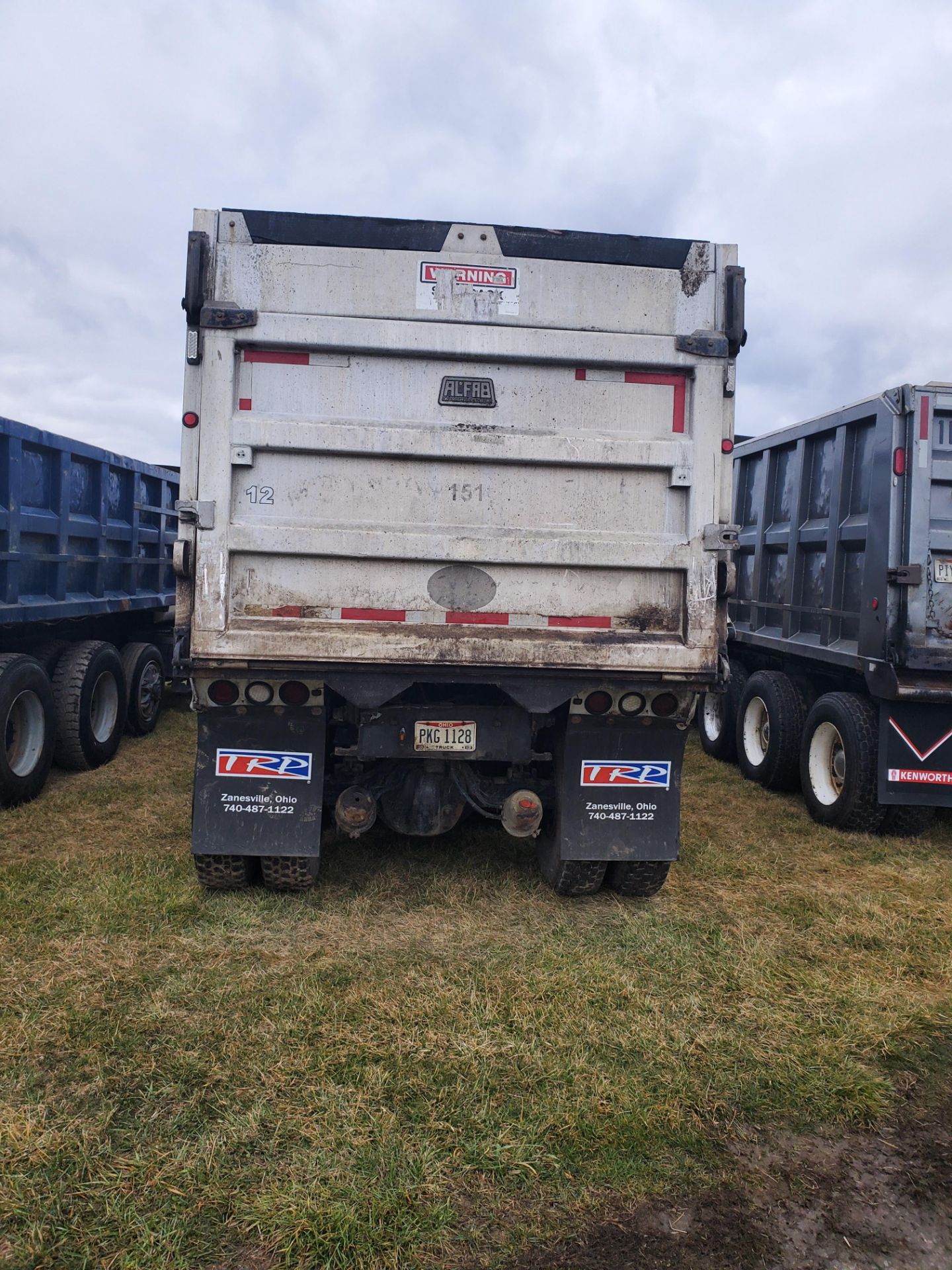 2003 Kenworth W900 8 x 4 Dump Truck, ISX-500 Engine, 500 HP, 18-Sp Transmission, Chalmers 800 Susp. - Image 14 of 25