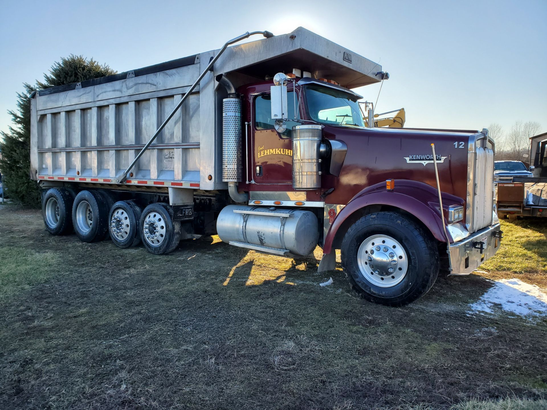 2003 Kenworth W900 8 x 4 Dump Truck, ISX-500 Engine, 500 HP, 18-Sp Transmission, Chalmers 800 Susp. - Image 2 of 25