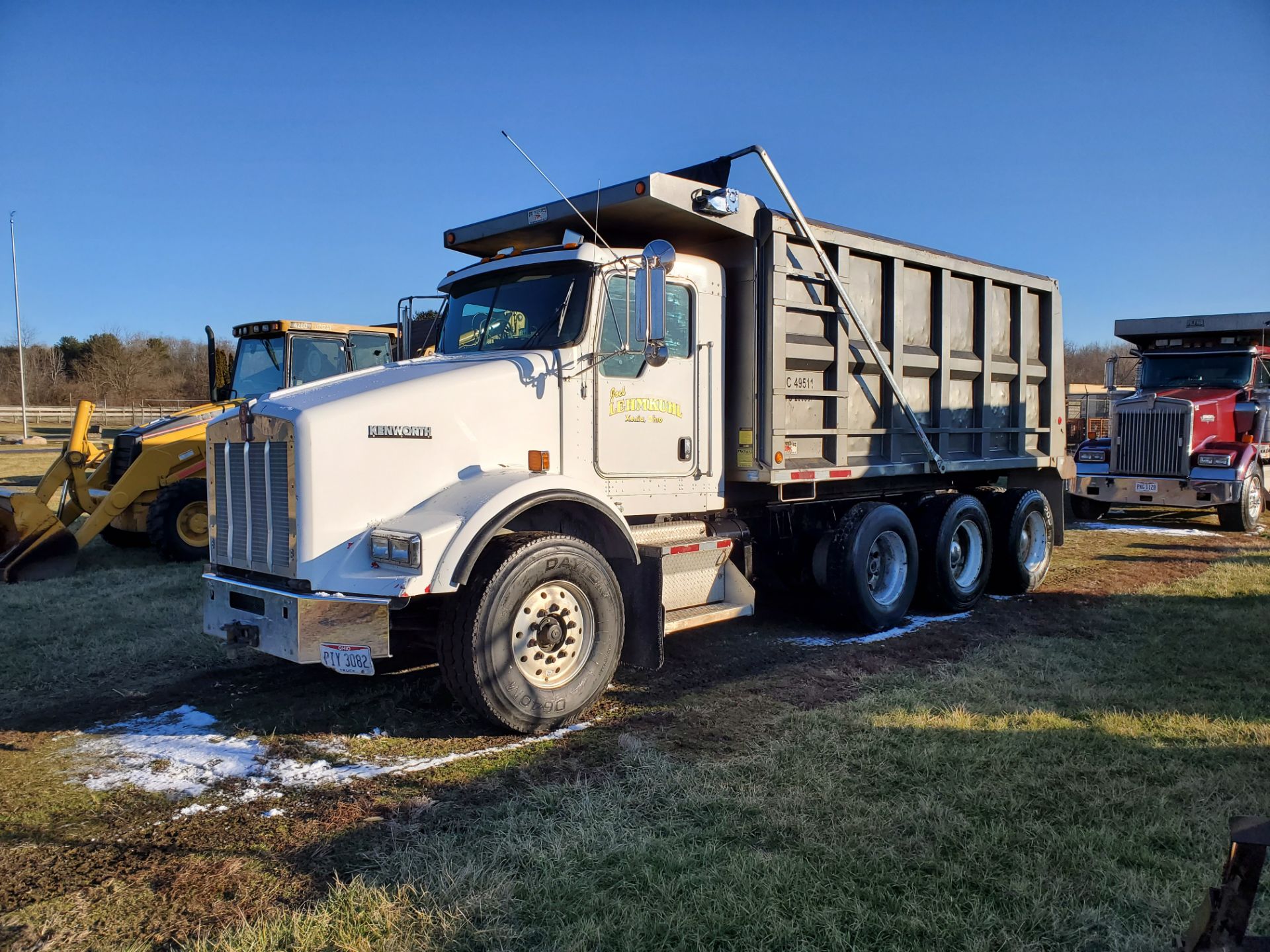 2004 Kenworth T-800, 385 HP, 46,000 lb Suspension, Eaton 10 Speed, Ox Bodies 16' Bed 487,097 Miles