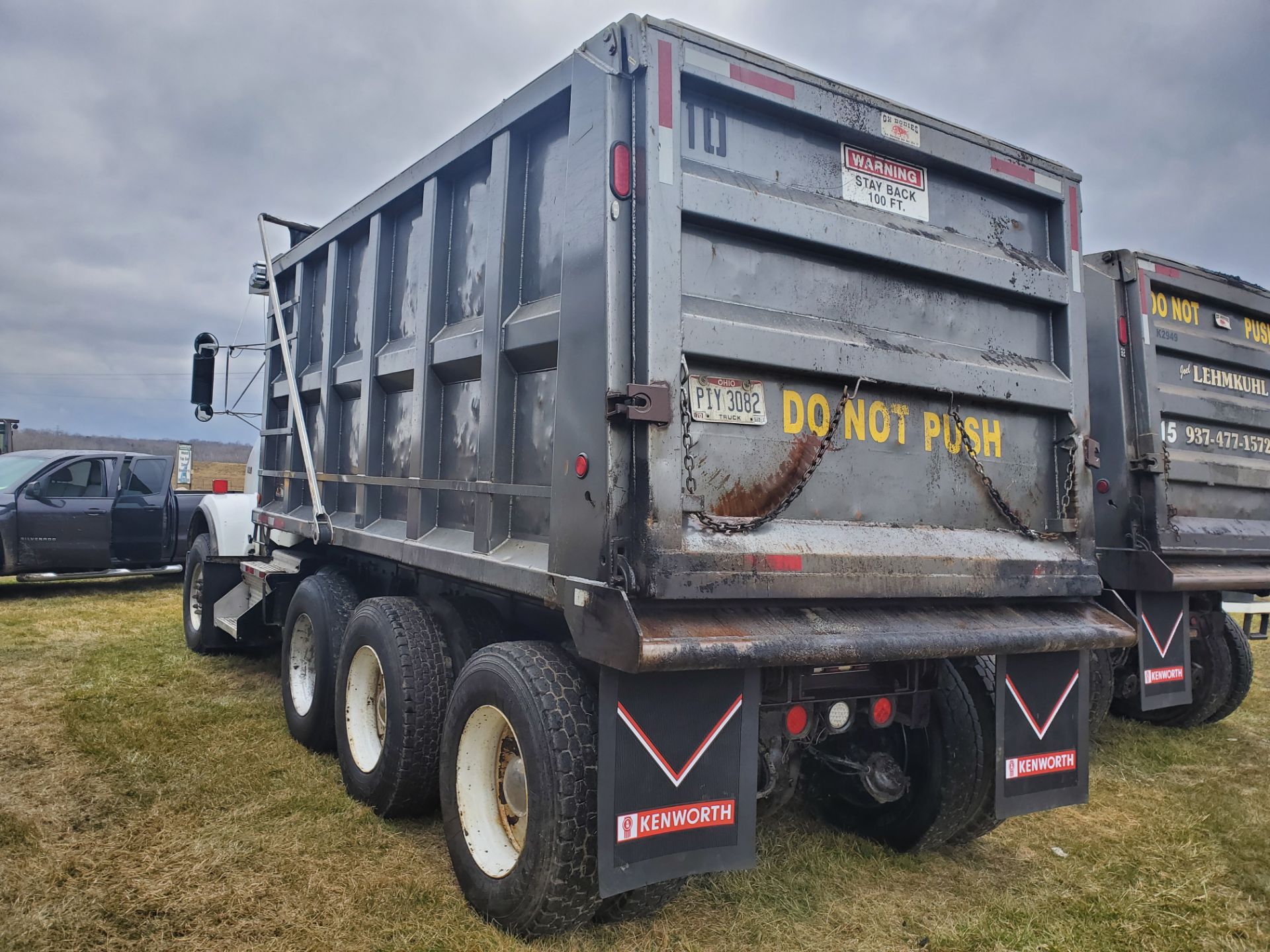 2004 Kenworth T-800, 385 HP, 46,000 lb Suspension, Eaton 10 Speed, Ox Bodies 16' Bed 487,097 Miles - Image 8 of 37