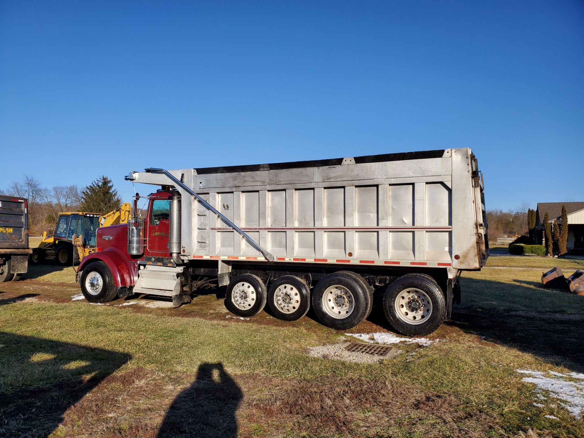 2003 Kenworth W900 8 x 4 Dump Truck, ISX-500 Engine, 500 HP, 18-Sp Transmission, Chalmers 800 Susp. - Image 5 of 25