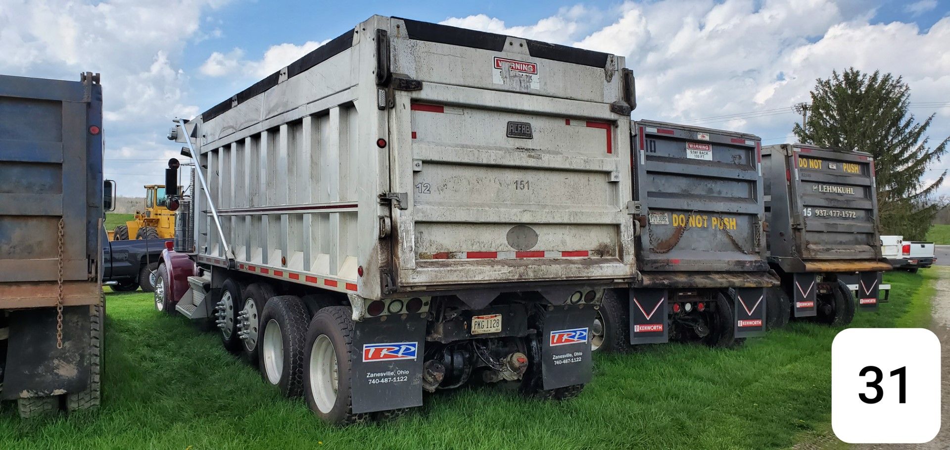 2003 Kenworth W900 8 x 4 Dump Truck, ISX-500 Engine, 500 HP, 18-Sp Transmission, Chalmers 800 Susp. - Image 23 of 25