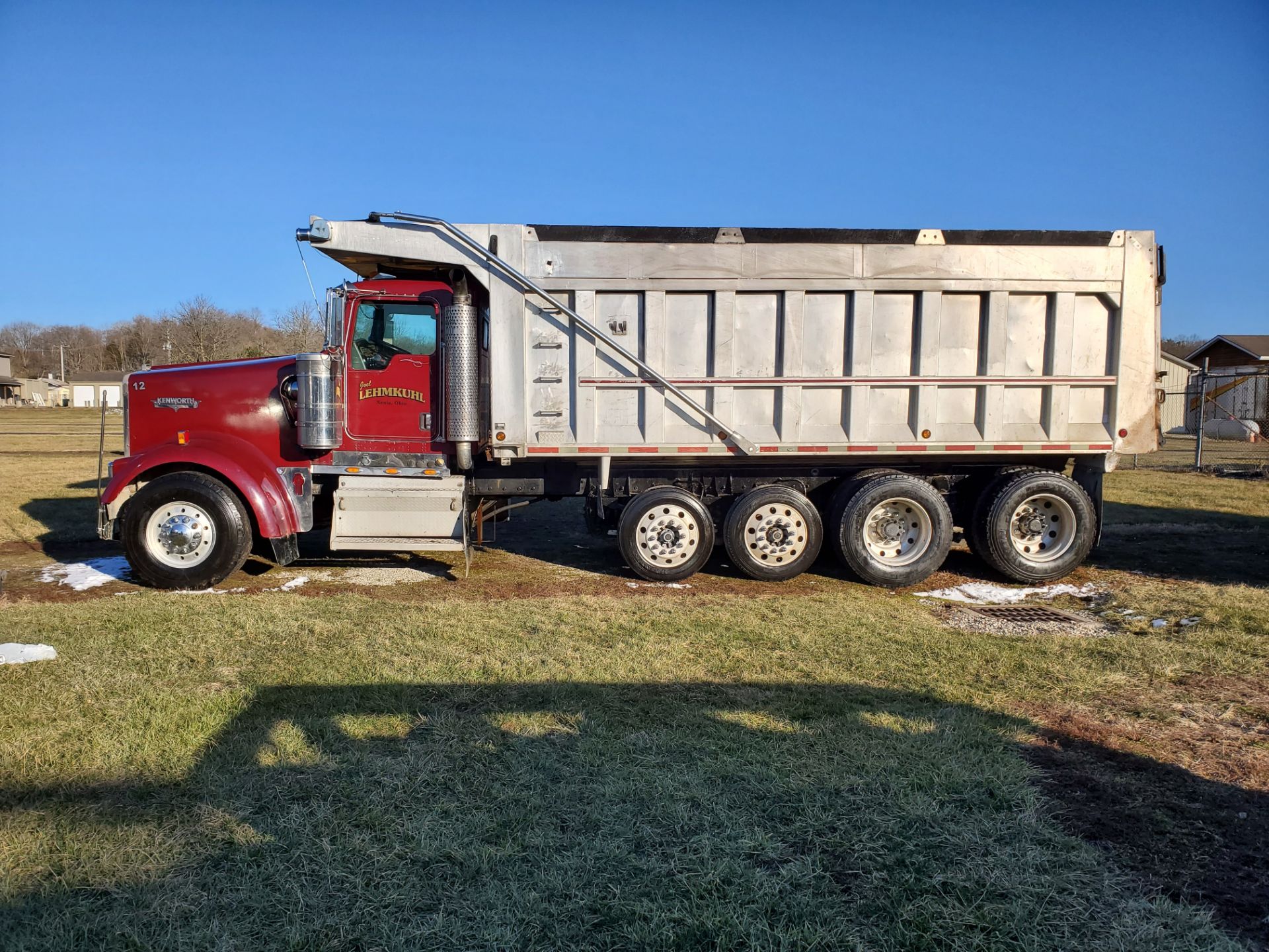 2003 Kenworth W900 8 x 4 Dump Truck, ISX-500 Engine, 500 HP, 18-Sp Transmission, Chalmers 800 Susp. - Image 4 of 25