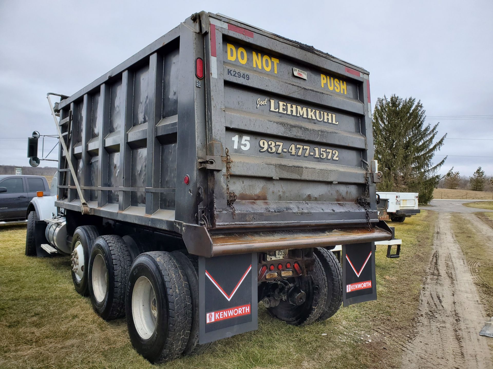 1999 Kenworth T-800 Dump Tri-Axle Dump Truck, Cummins N-14, 460E+, 8 LL Transmission - Image 17 of 36