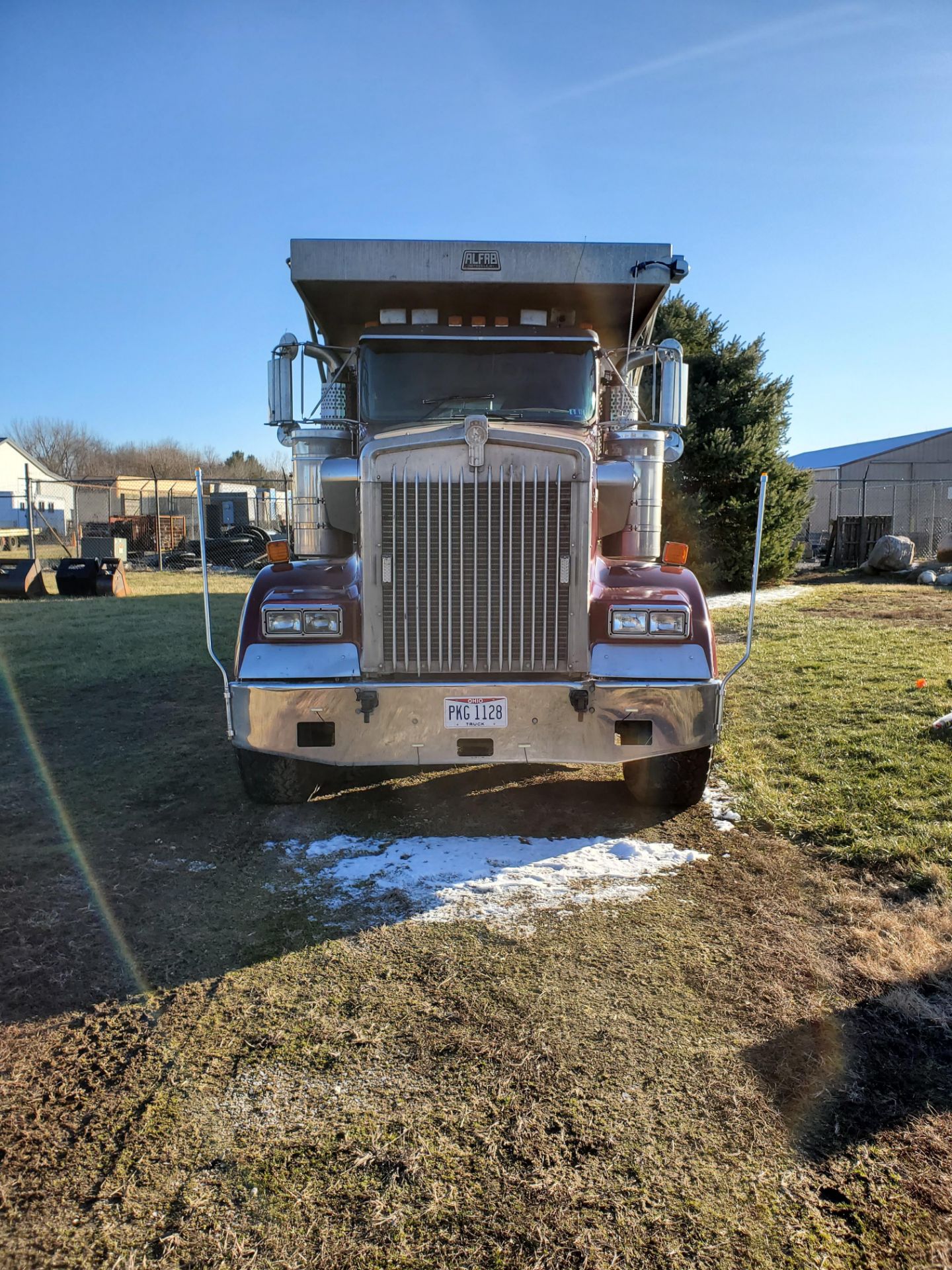 2003 Kenworth W900 8 x 4 Dump Truck, ISX-500 Engine, 500 HP, 18-Sp Transmission, Chalmers 800 Susp. - Image 3 of 25