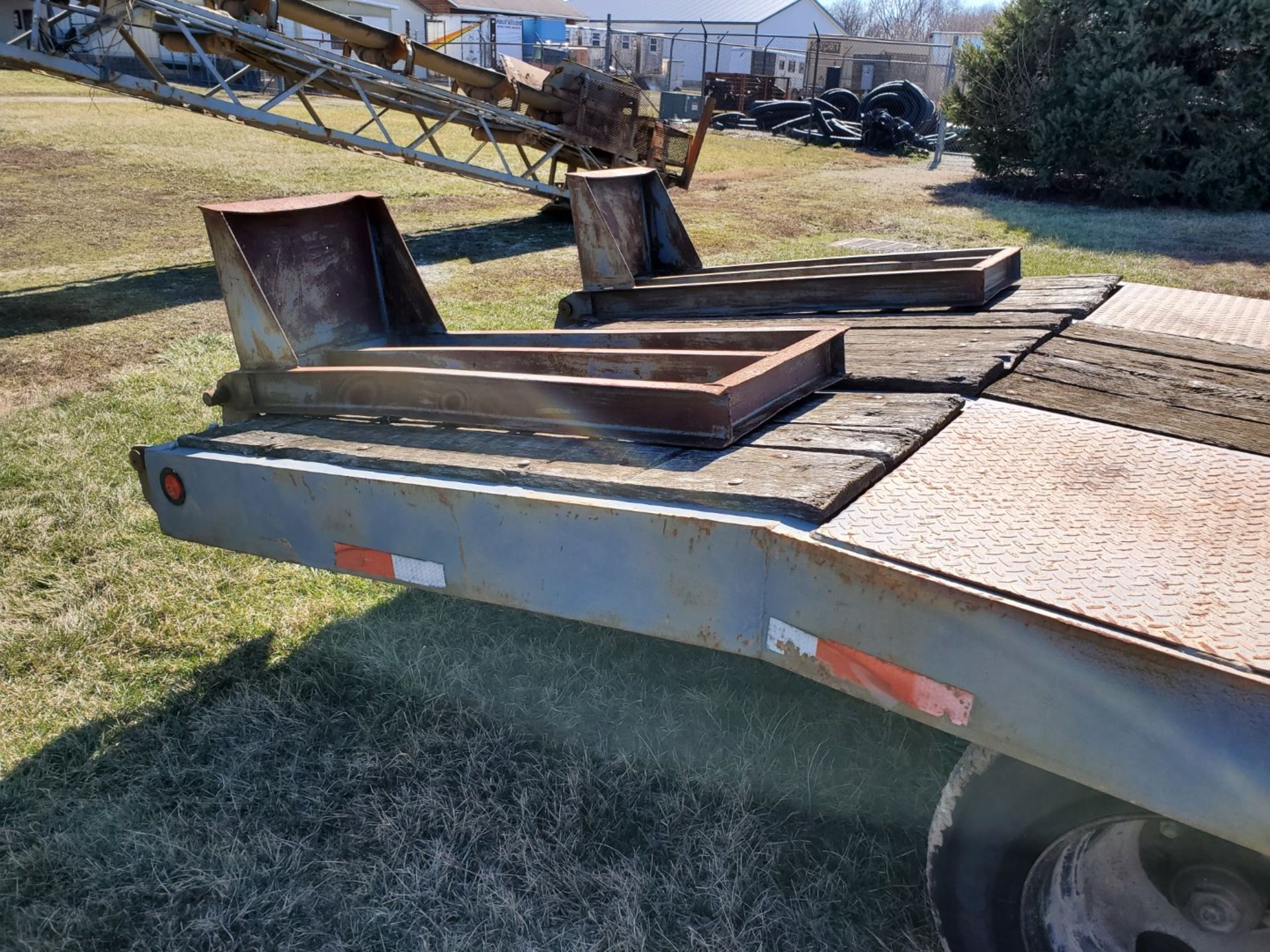 Eager Beaver Model 10HA Equipment Trailer 19 ft. Main Deck w/5 ft Beaver-tail x 81 in Wide, - Image 6 of 8