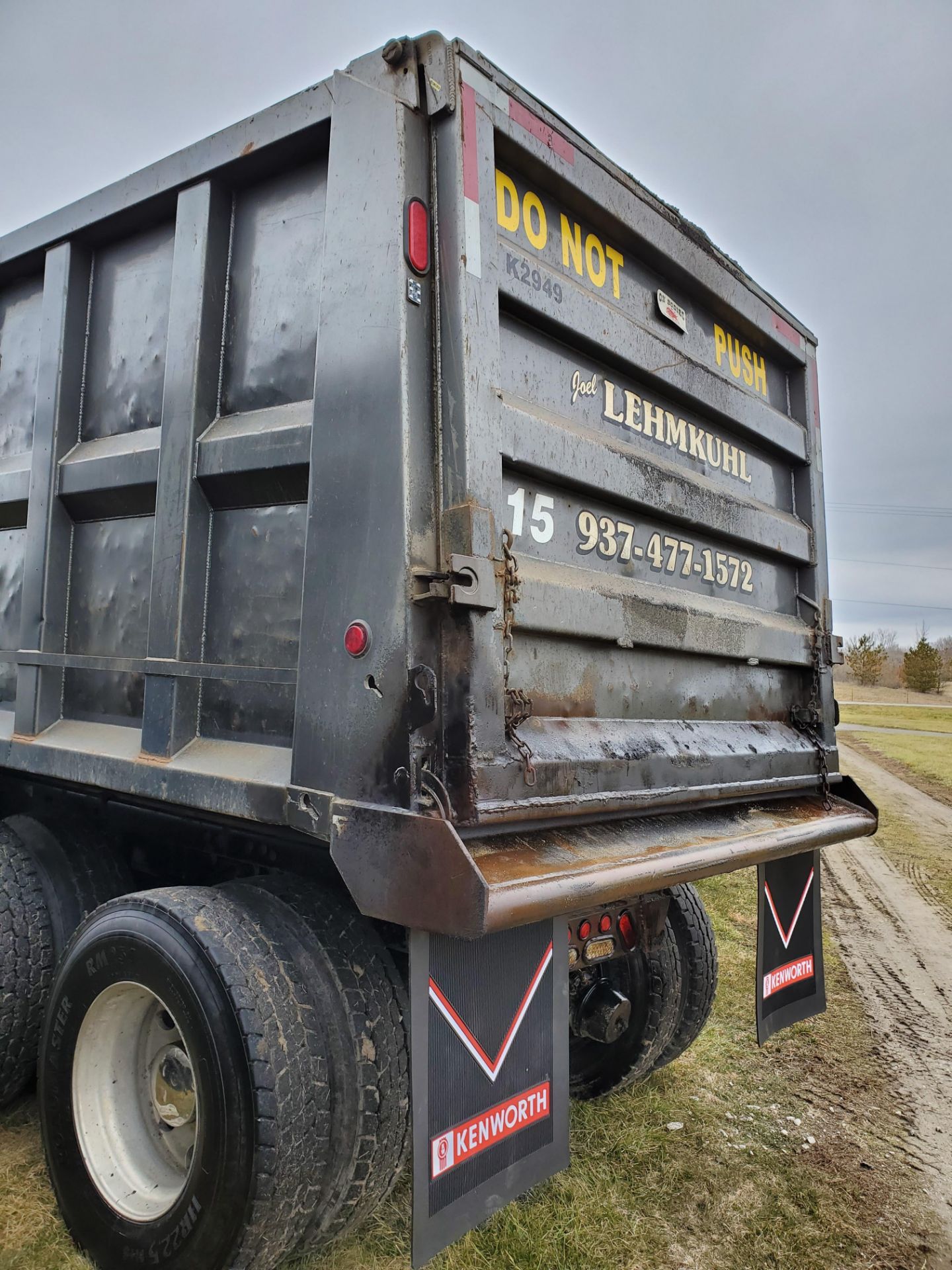 1999 Kenworth T-800 Dump Tri-Axle Dump Truck, Cummins N-14, 460E+, 8 LL Transmission - Image 15 of 36