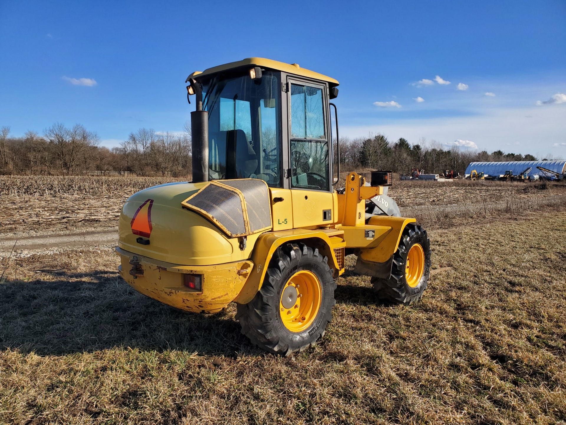 Volvo Model L35B Wheel Loader w/ Quick Detach 79 in Bucket and Fork Attachment, Auxillary Hydraulics - Image 2 of 19