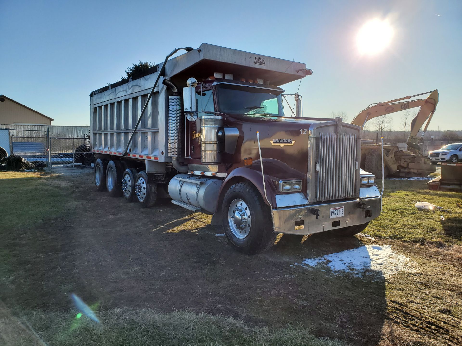 2003 Kenworth W900 8 x 4 Dump Truck, ISX-500 Engine, 500 HP, 18-Sp Transmission, Chalmers 800 Susp. - Image 9 of 25