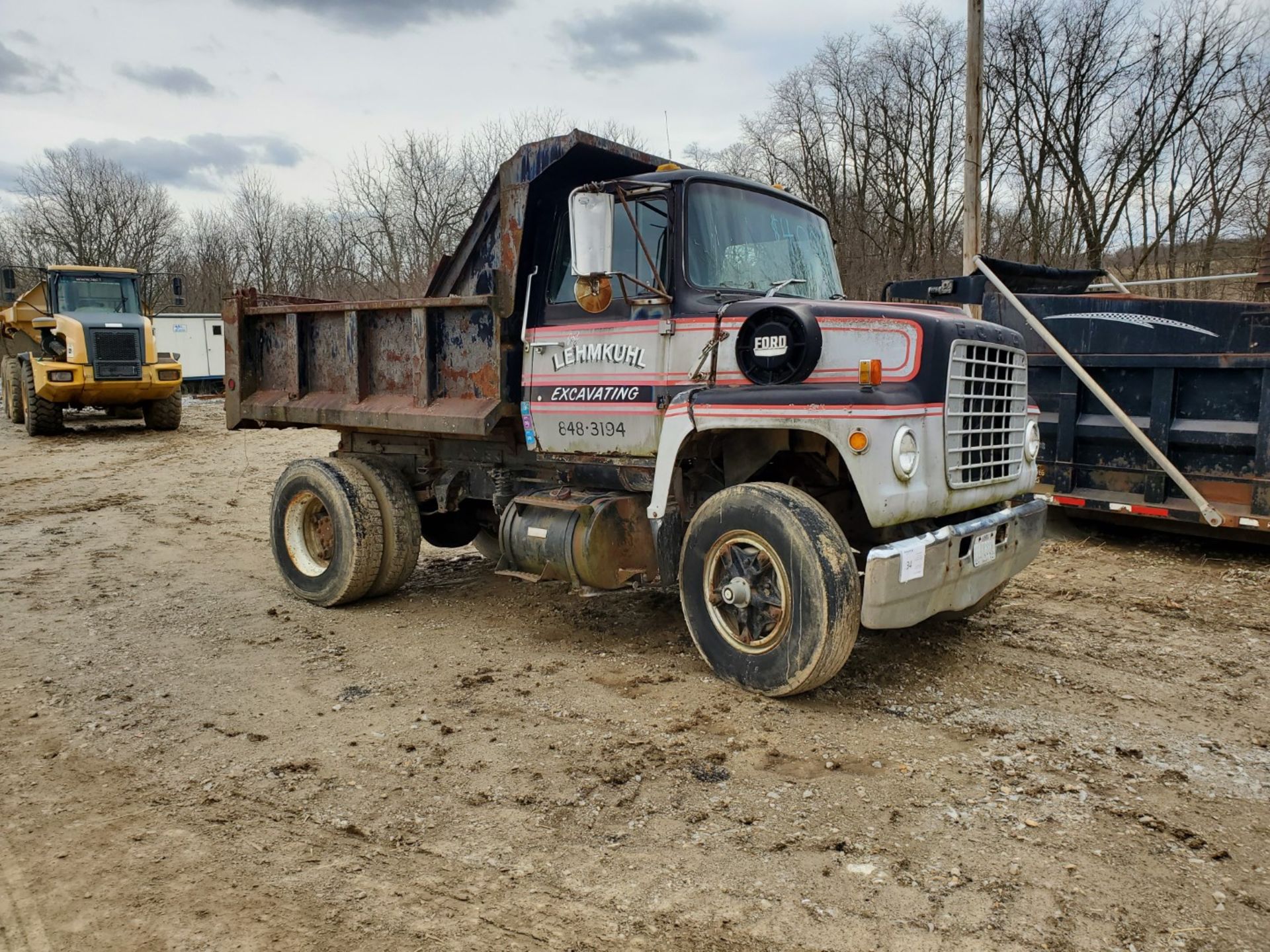 1976 Ford 8000 Single Axle Dump Truck, 9 ft Dump Bed, Manual Transmission, 2-Speed Axle, 86,500 Mile - Image 4 of 6