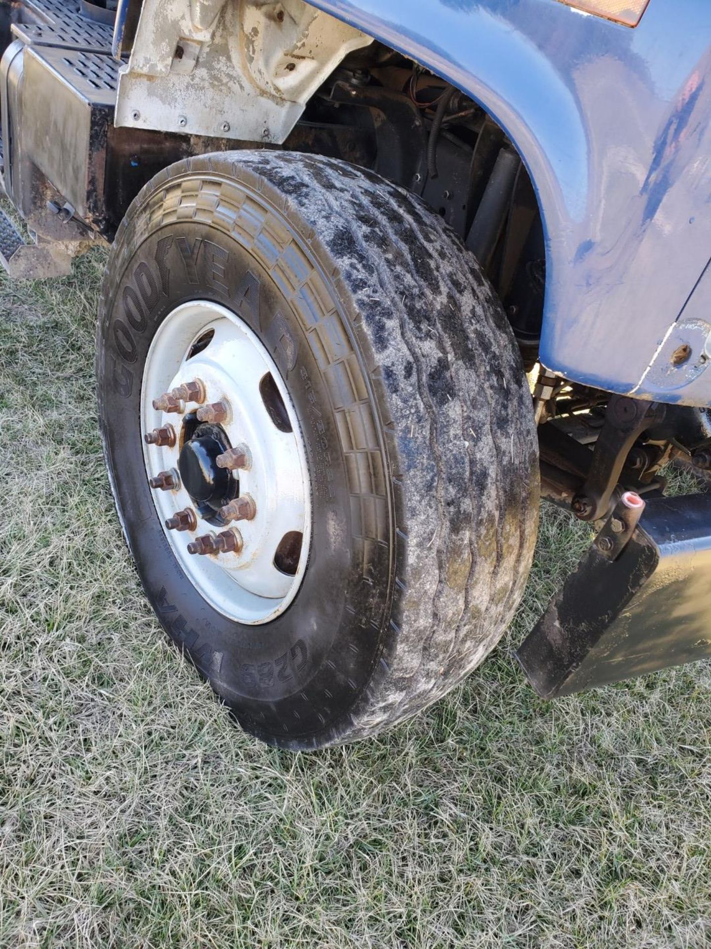 2002 GMC C 8500 16' Tri Axle Dump Truck w/ Steerable Lift Axle, Auto, Cat C7, 16' Steel Dump Bed - Image 6 of 26