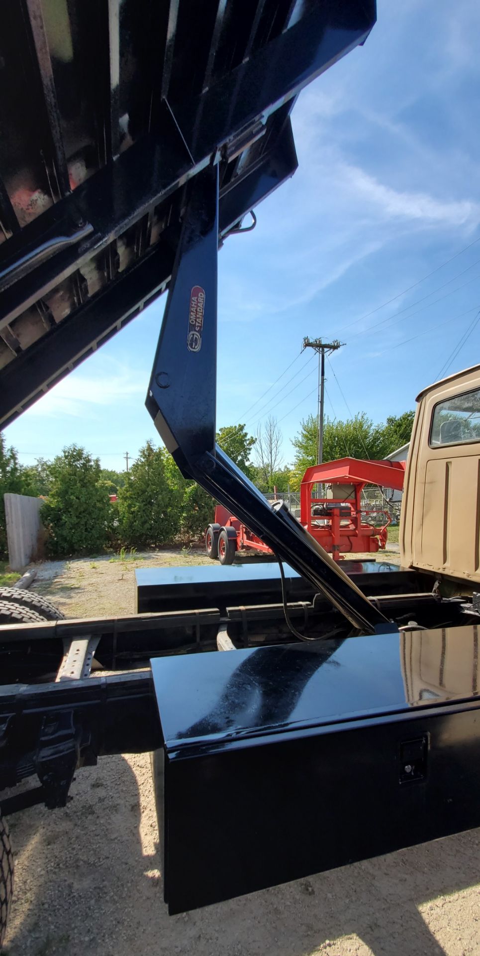1983 Ford 7000, 5-speed Manual Transmission, Caterpillar 3208 Diesel, 14" Dump Bed,UR 225 Tires, New - Image 22 of 25