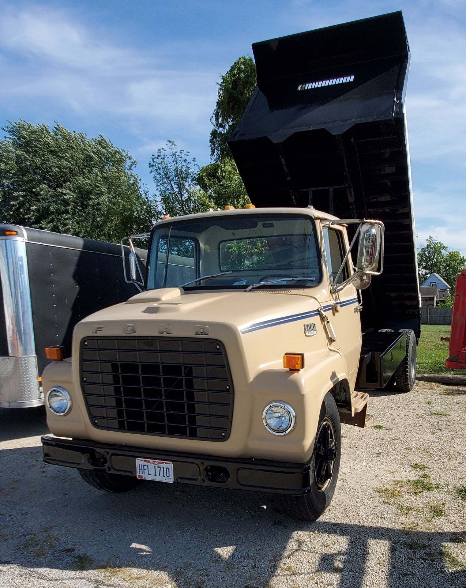 1983 Ford 7000, 5-speed Manual Transmission, Caterpillar 3208 Diesel, 14" Dump Bed,UR 225 Tires, New - Image 16 of 25