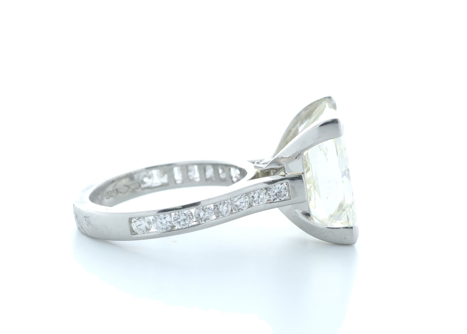 18ct White Gold Princess Cut Diamond Ring 10.00 Carats Carats - Valued by IDI £495,000.00 - 18ct - Image 4 of 5