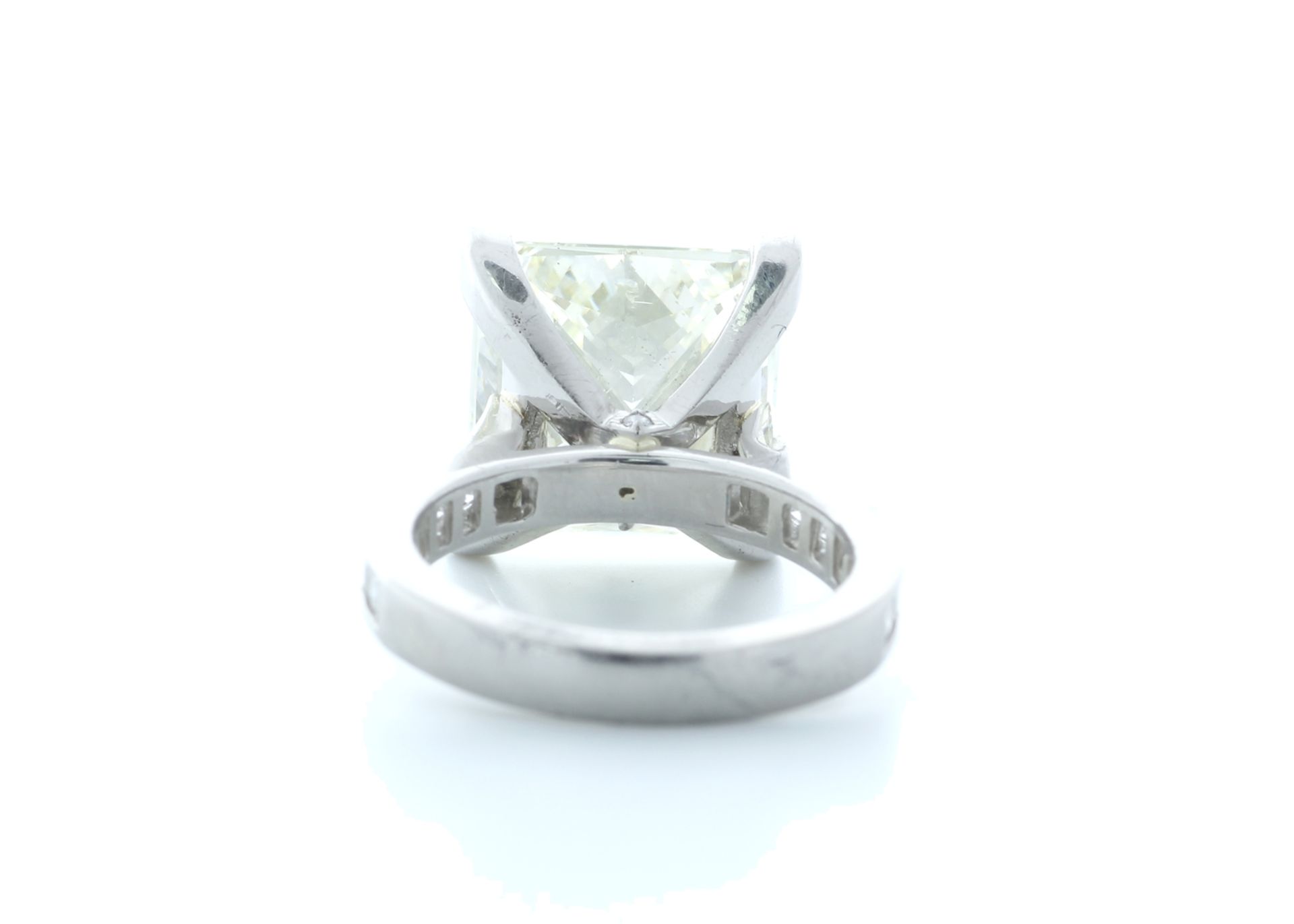 18ct White Gold Princess Cut Diamond Ring 10.00 Carats Carats - Valued by IDI £495,000.00 - 18ct - Image 3 of 5