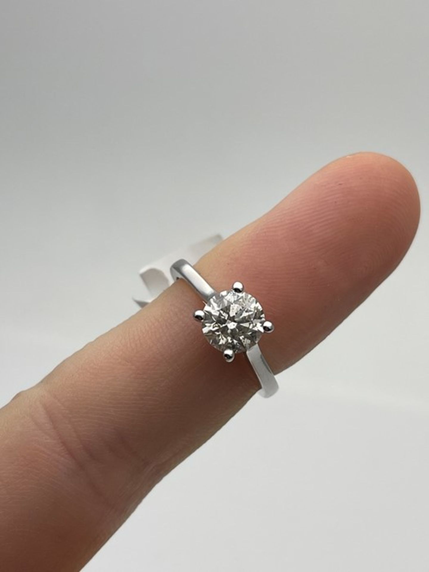 ***£11,375.00*** WHITE GOLD LADIES DIAMOND SOLITAIRE RING, 151CT - Image 2 of 3