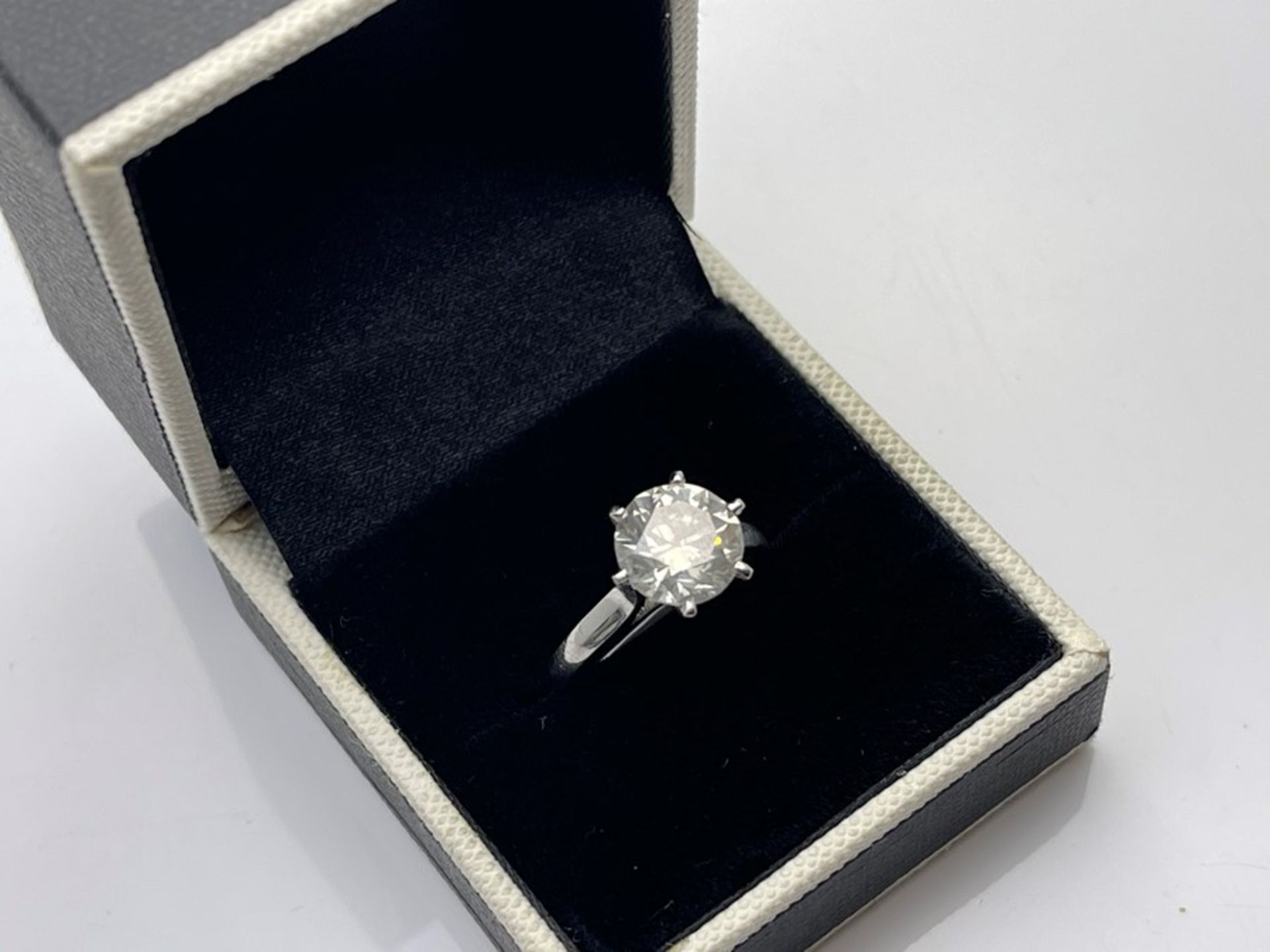 ***£36,595.00*** 3.02CT 18CT WHITE GOLD LADIES DIAMOND SOLITAIRE RING - Image 3 of 3