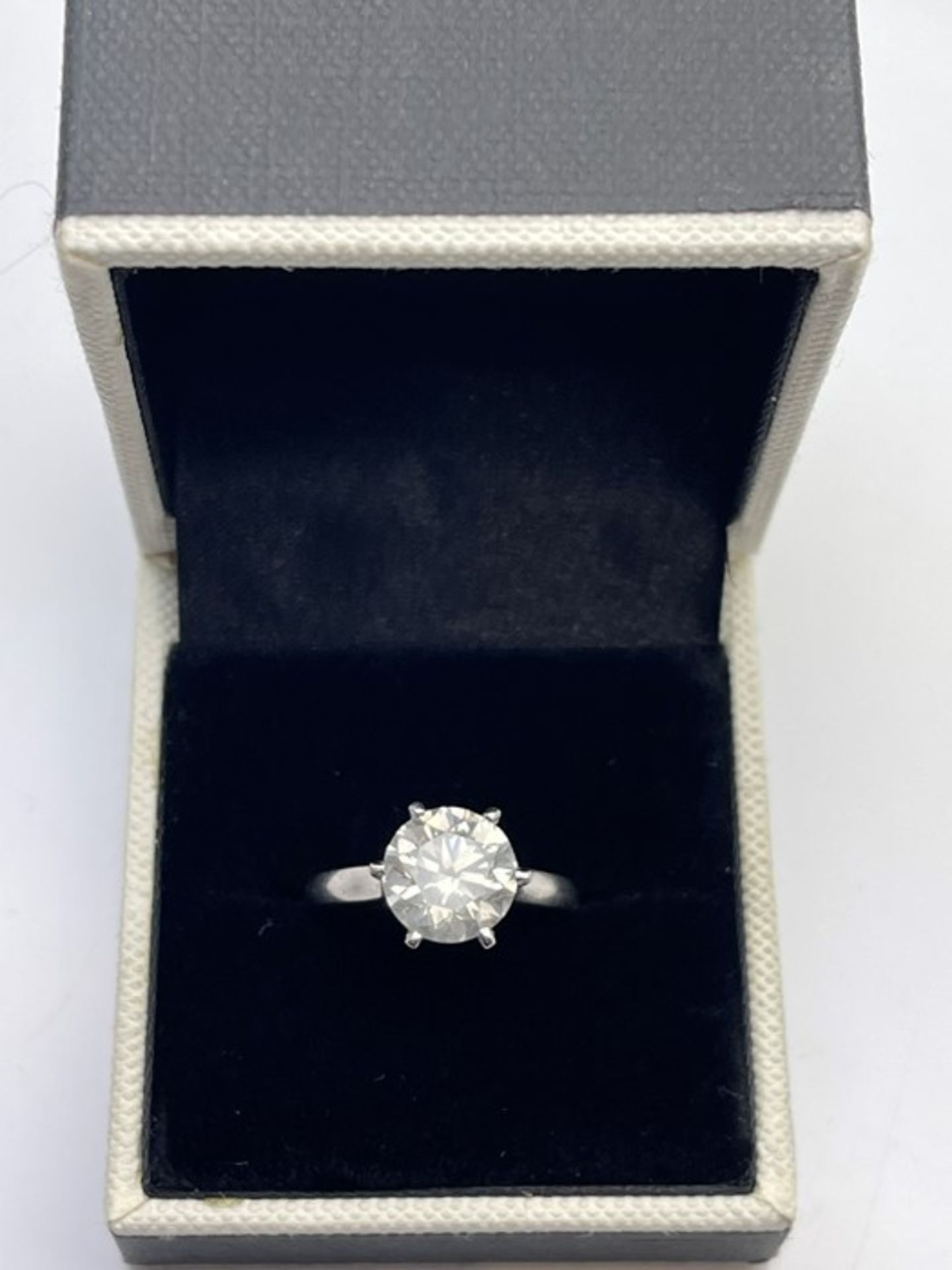 ***£36,595.00*** 3.02CT 18CT WHITE GOLD LADIES DIAMOND SOLITAIRE RING - Image 2 of 3