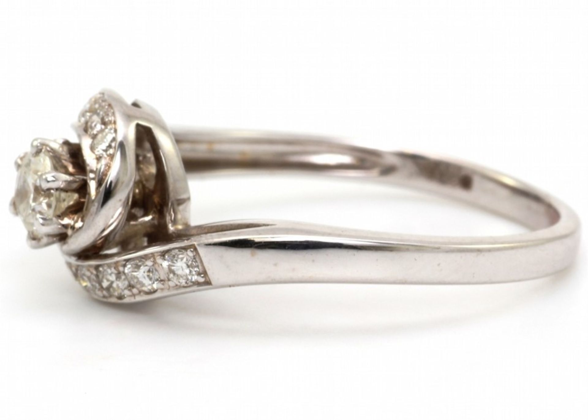 18ct White Gold Single Stone Twist Shoulders Diamond Ring Valued by AGI £2,365.00 - Image 3 of 4