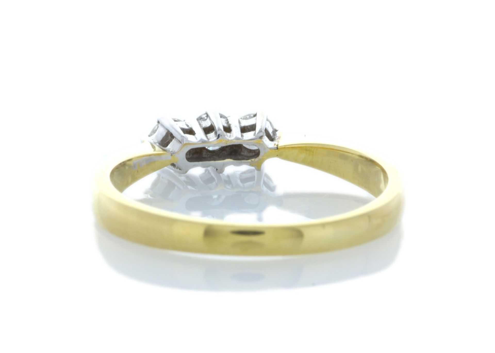 9ct Yellow Gold Three Stone Claw Set Diamond Ring 0.25 Carats - Valued by AGI £957.00 - 9ct Yellow - Image 3 of 4