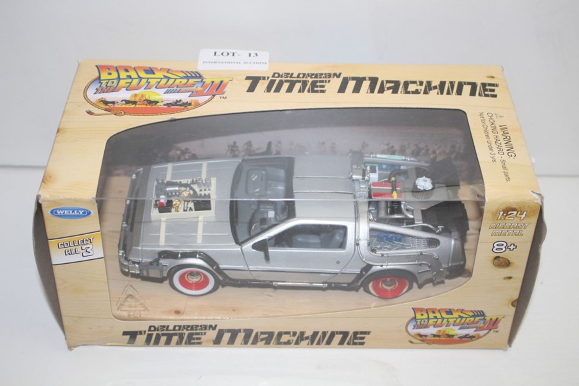 GRADE U- BOXED BACK TO THE FUTURE III DELOREAN TIME MACHINE