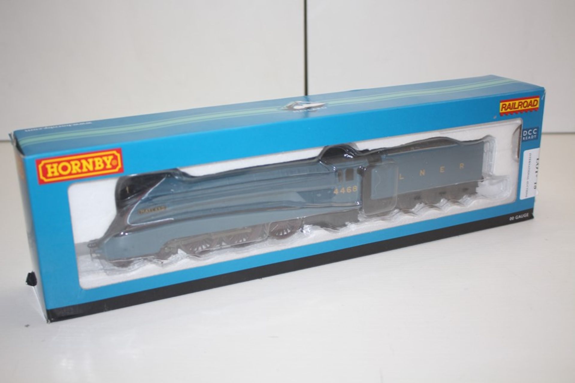 GRADE U- BOXED HORNBY R3371 LNER CLASS A4 MALLARD NO.4466 RRP-£179.99