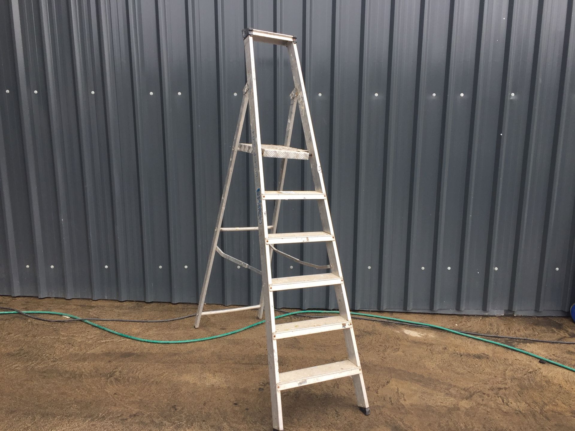 PL-14663 Aluminium Step Ladder - Image 2 of 2