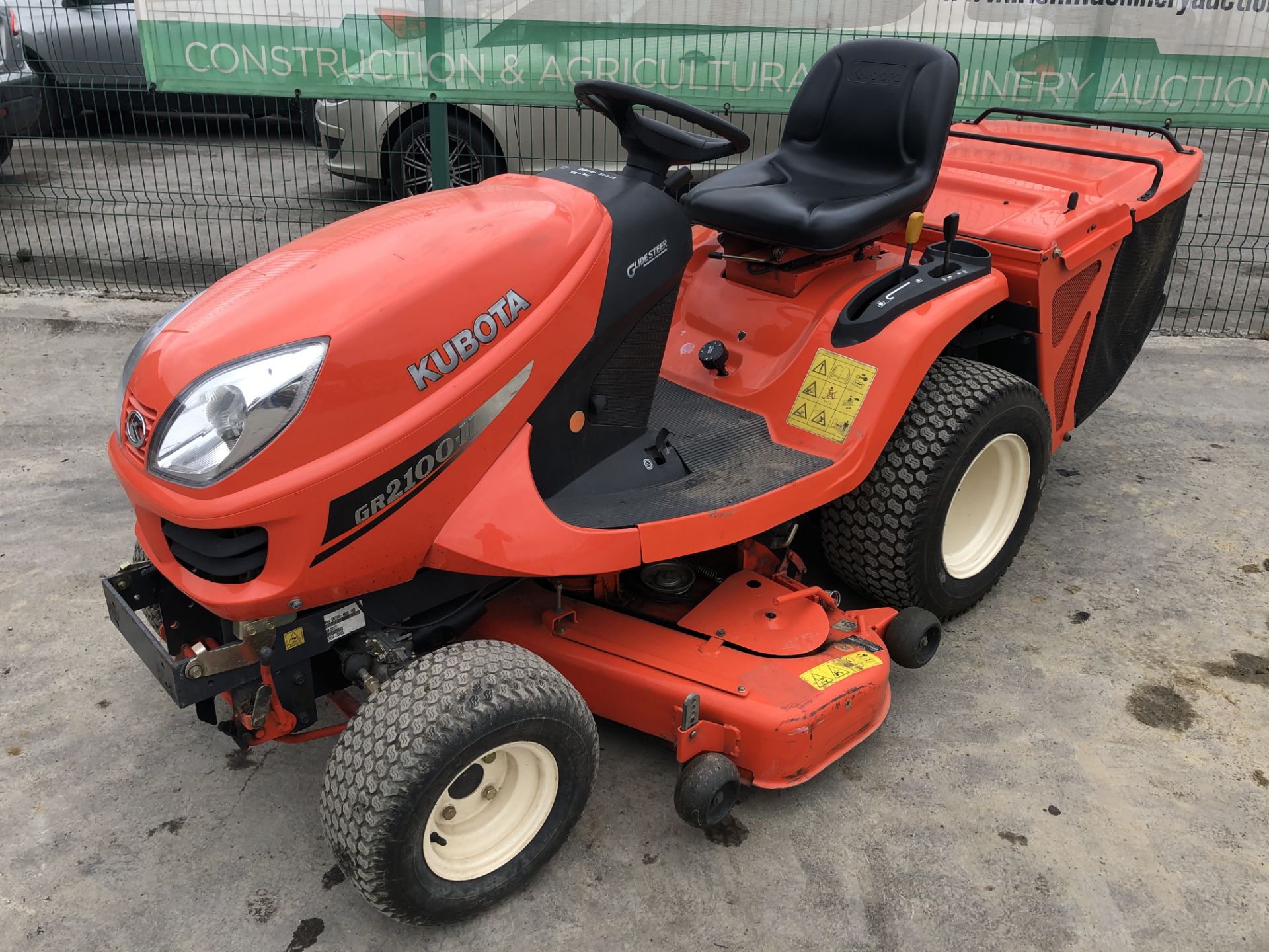 PL-14679 2006 Kubota GR2100 EC2 Diesel Ride on Lawn Mower - Image 2 of 25