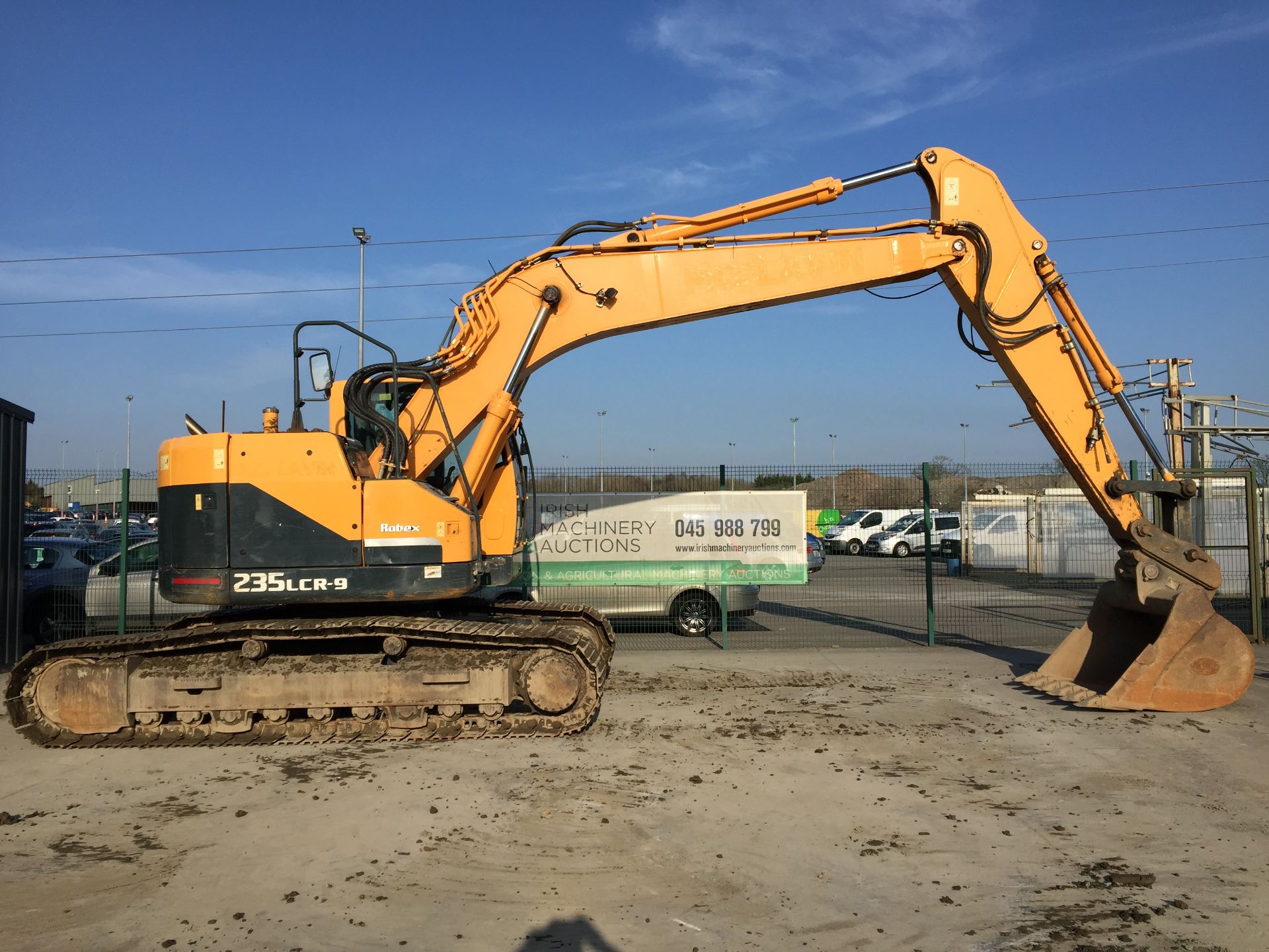 PL-14029 2014 Hyundai Robex 235LCR-9 24T Zero Tail Swing Excavator - Image 5 of 32