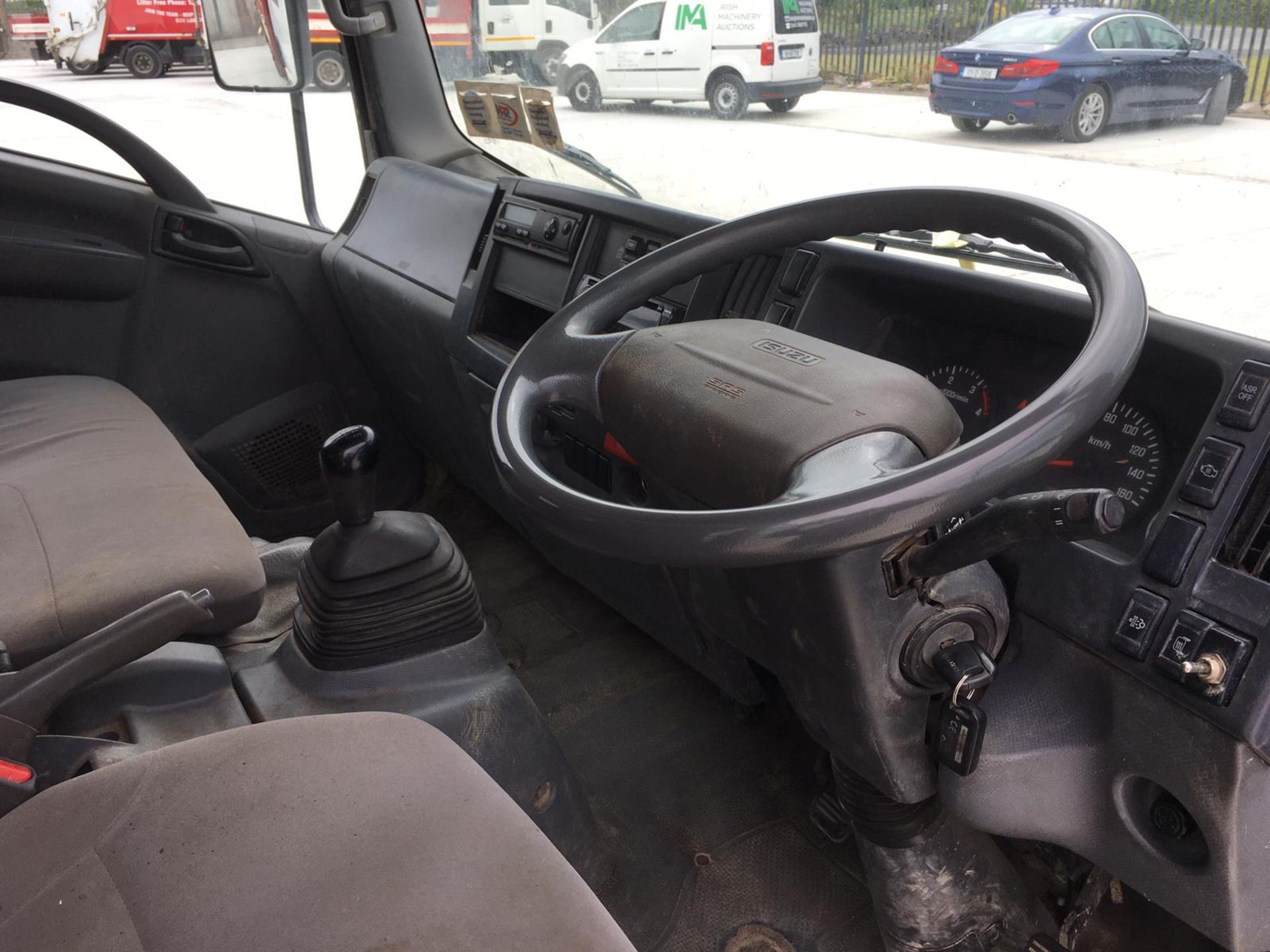 141KK597 UNRESERVED 2014 Isuzu NPR 85 7.5T Crewcab Tipper - Image 11 of 14