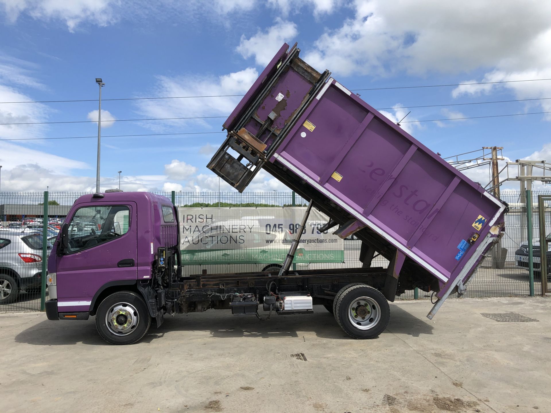 142D17055 2014 Mitsubishi Canter TF1 7C15E Auto Tipper - Image 21 of 37