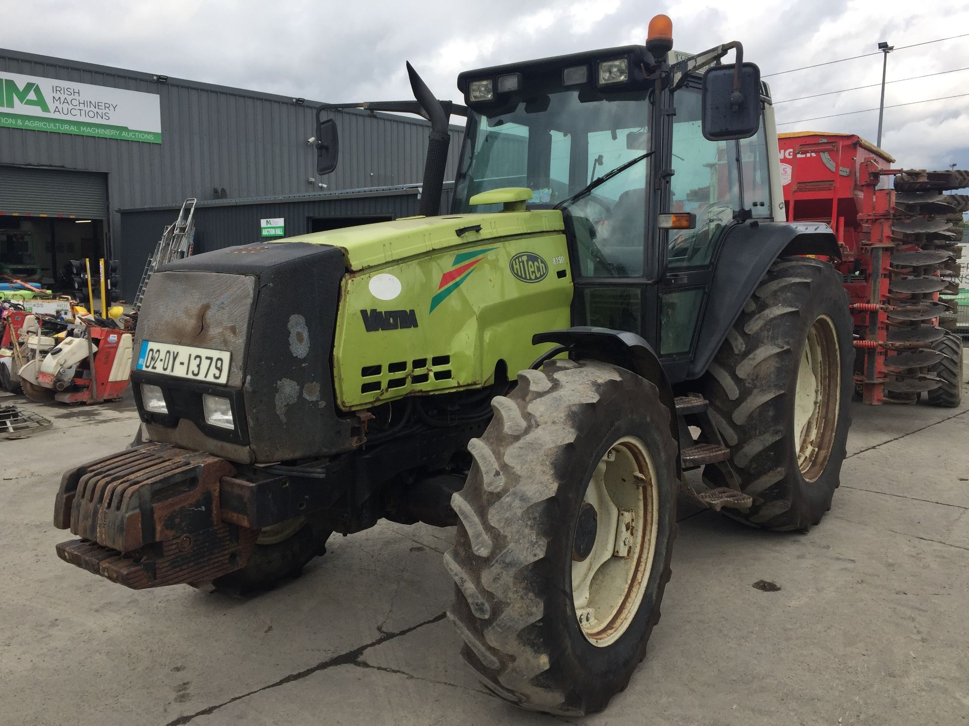 02OY1379 2002 Valtra 8150 HiTech 4WD Tractor